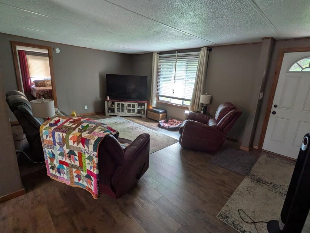 560 E Isle Street Property Photo 8