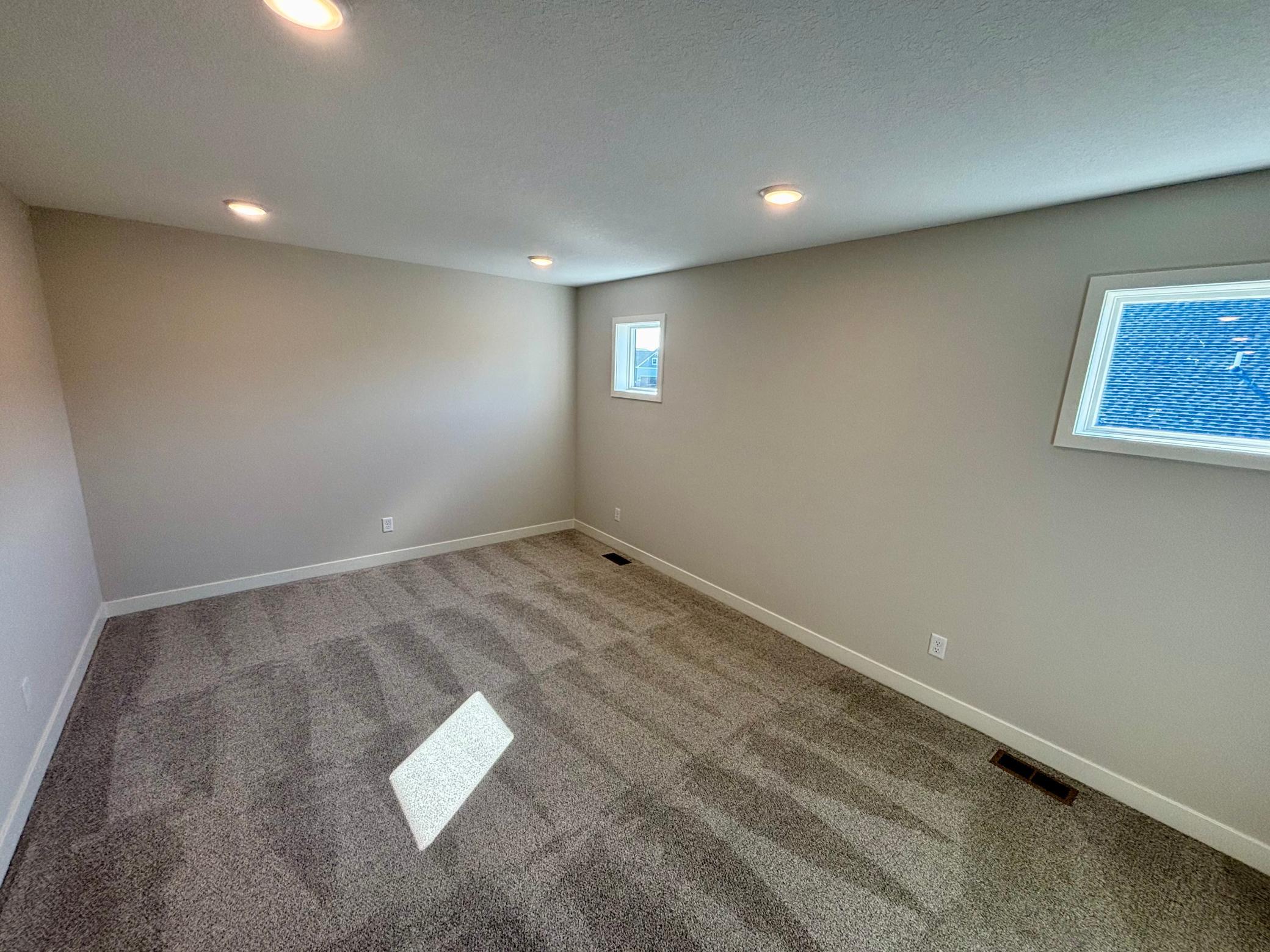 920 Kepler Avenue Ne Property Photo 24