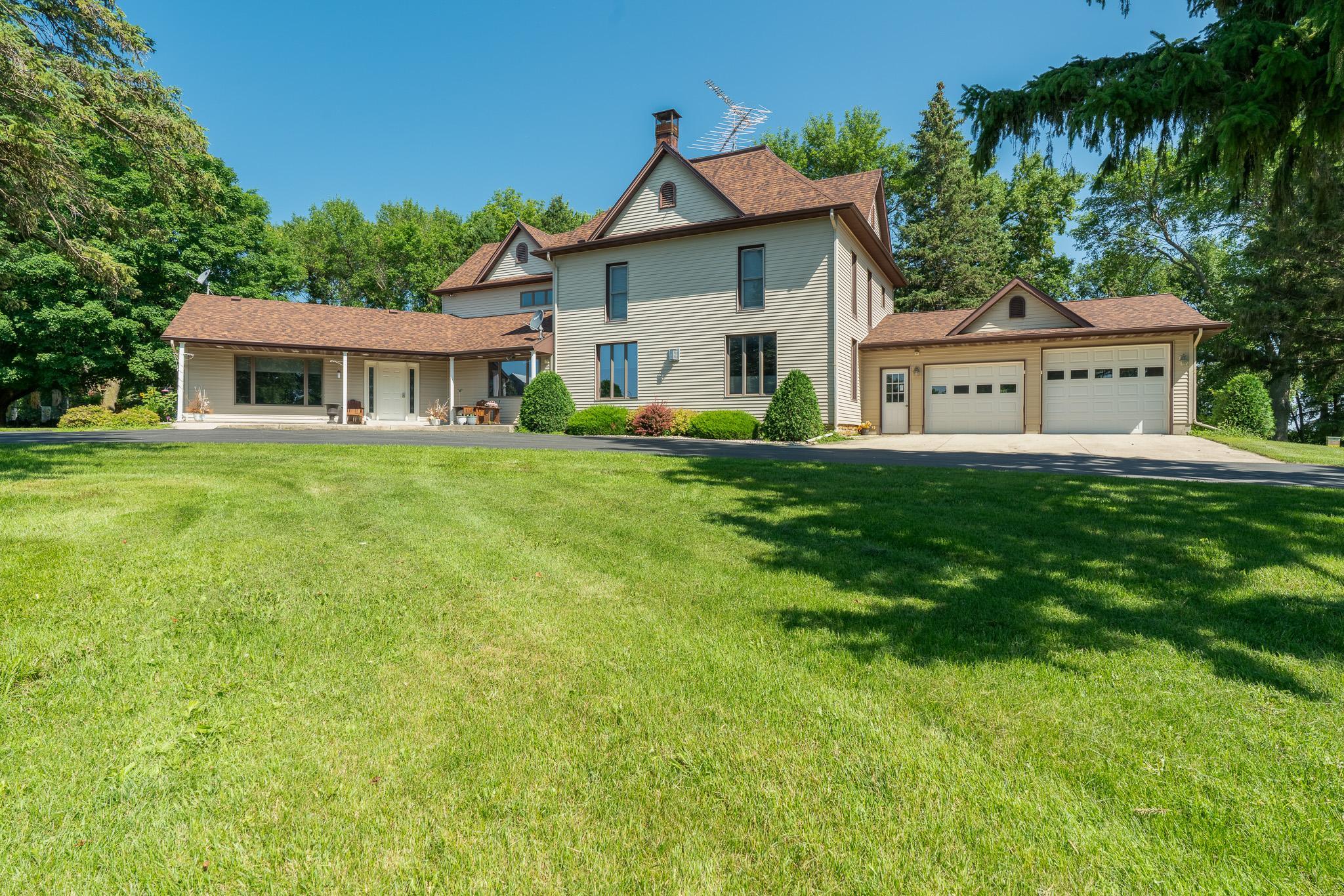 13698 Maple Road Property Photo 1
