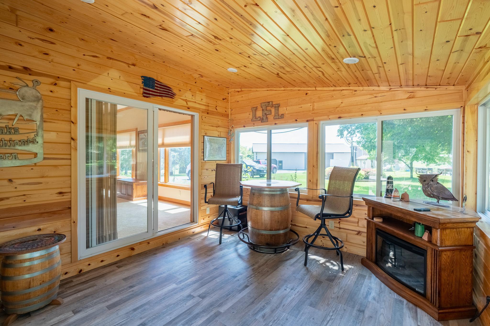 13698 Maple Road Property Photo 9