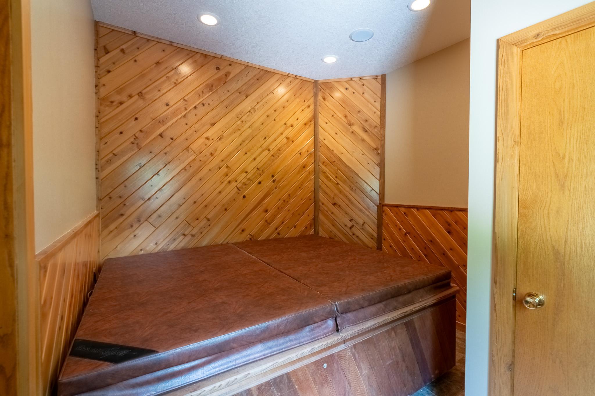 13698 Maple Road Property Photo 32