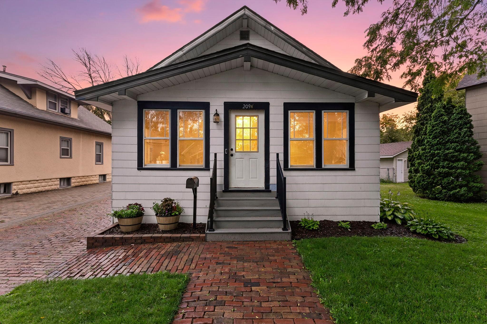 209 3rd Street W Property Photo 4