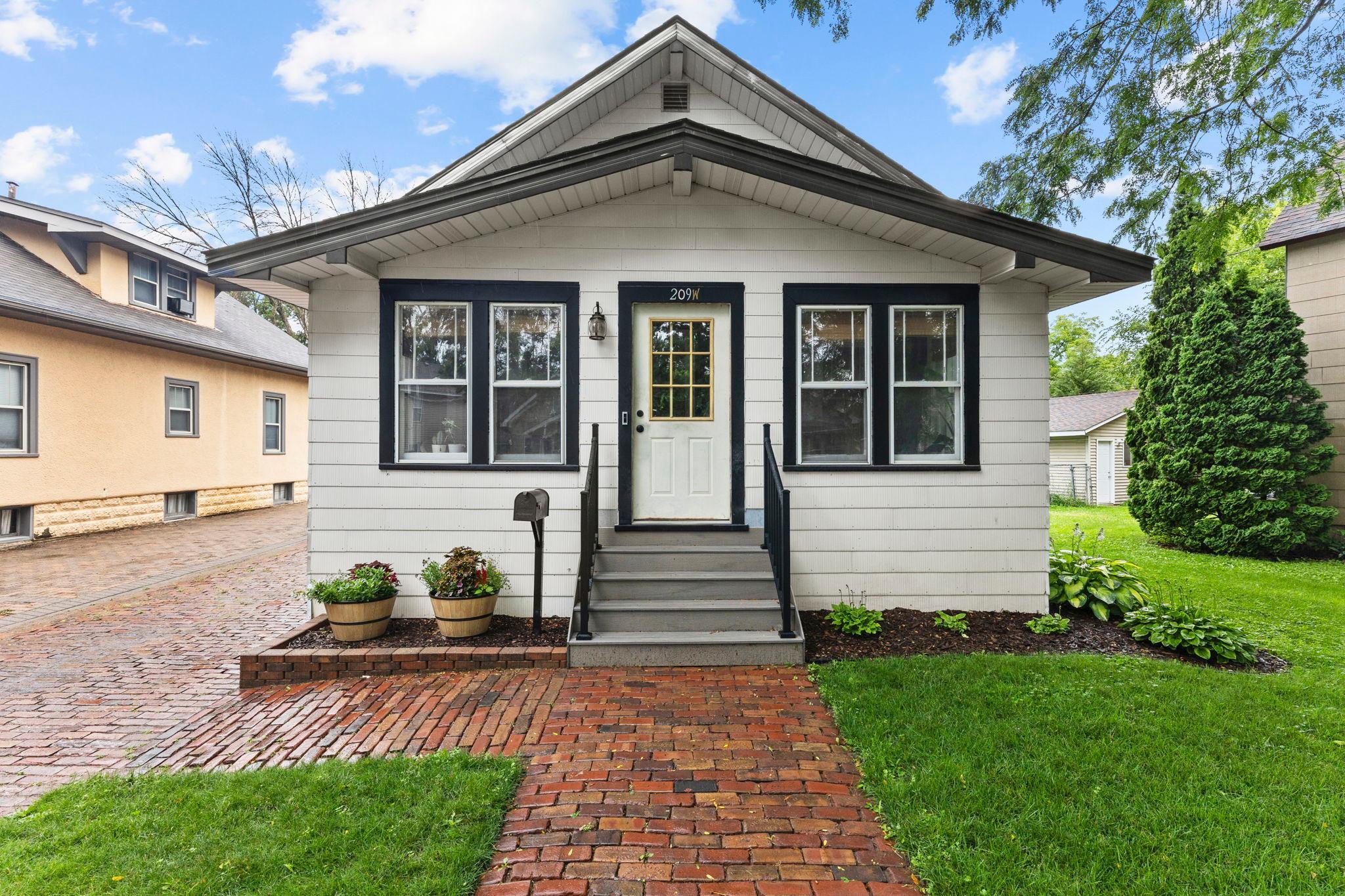 209 3rd Street W Property Photo 5
