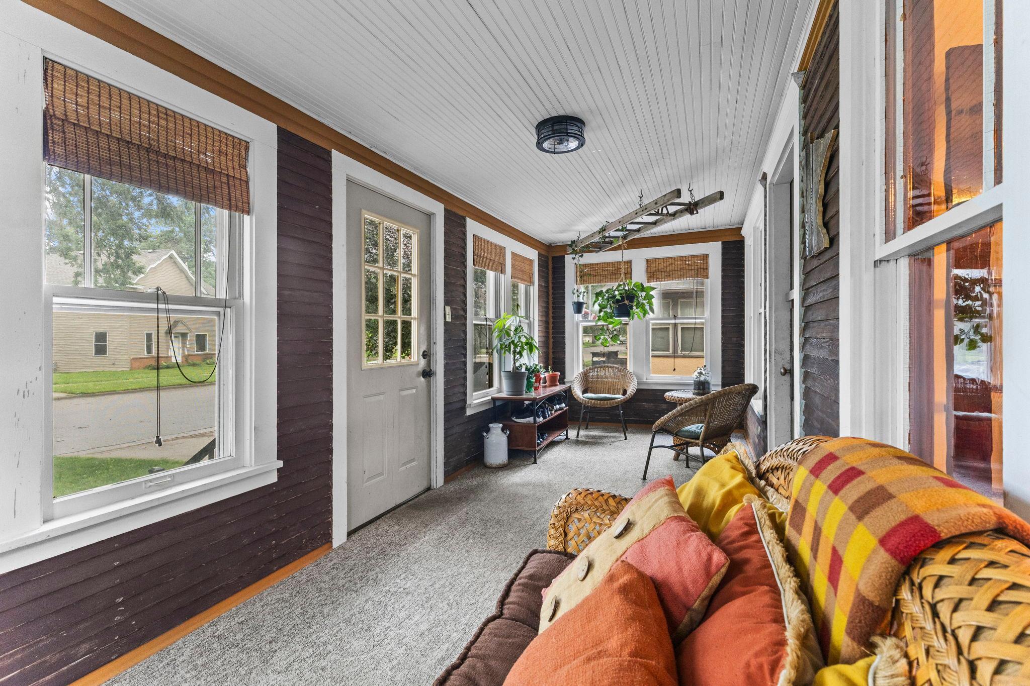 209 3rd Street W Property Photo 10