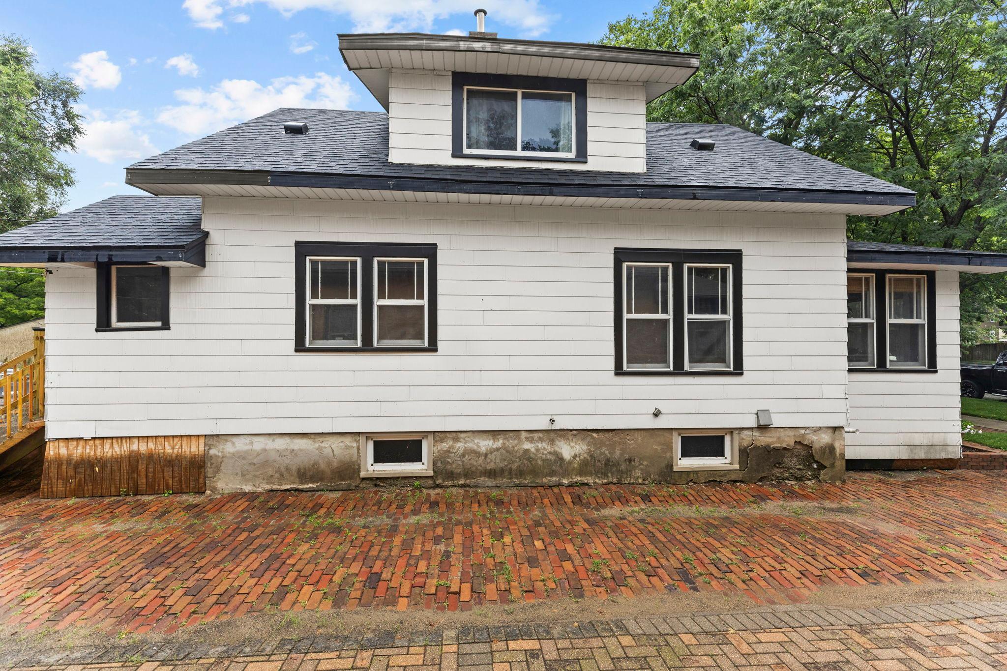 209 3rd Street W Property Photo 58