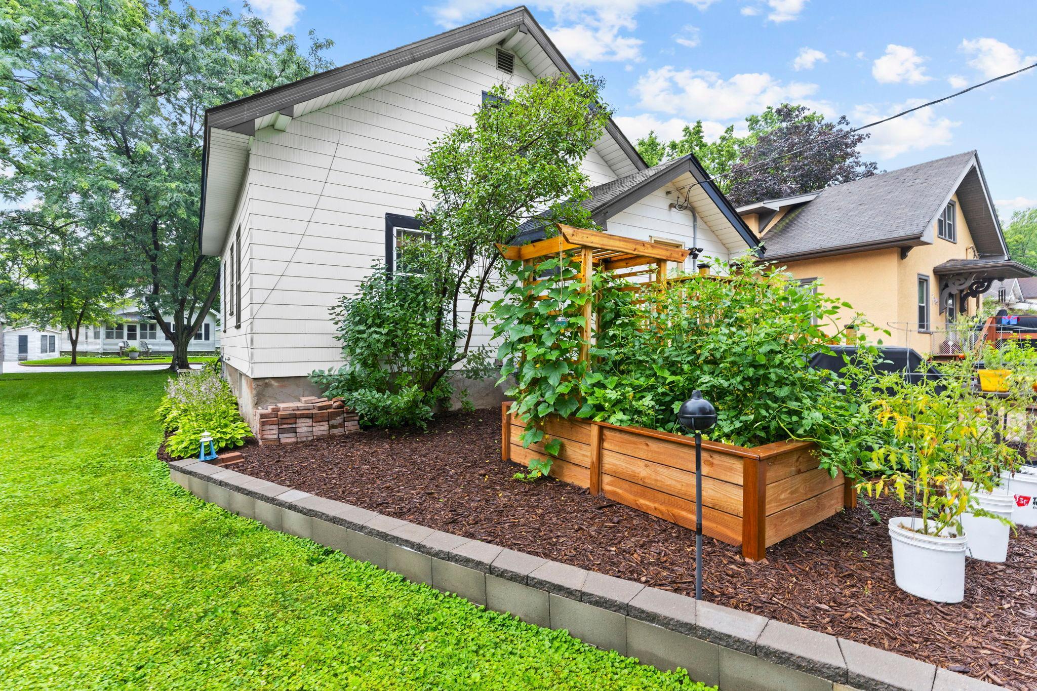 209 3rd Street W Property Photo 60
