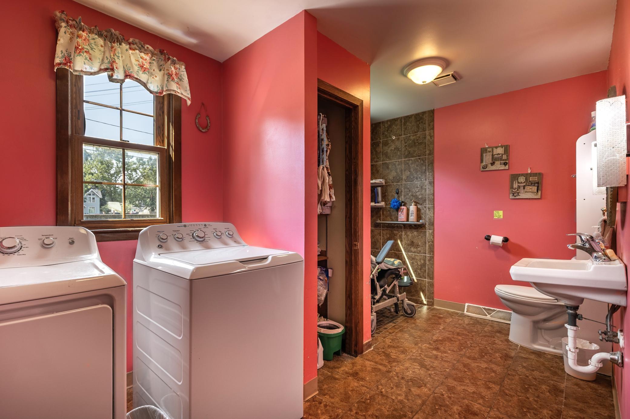 681 W 5th Street Property Photo 7
