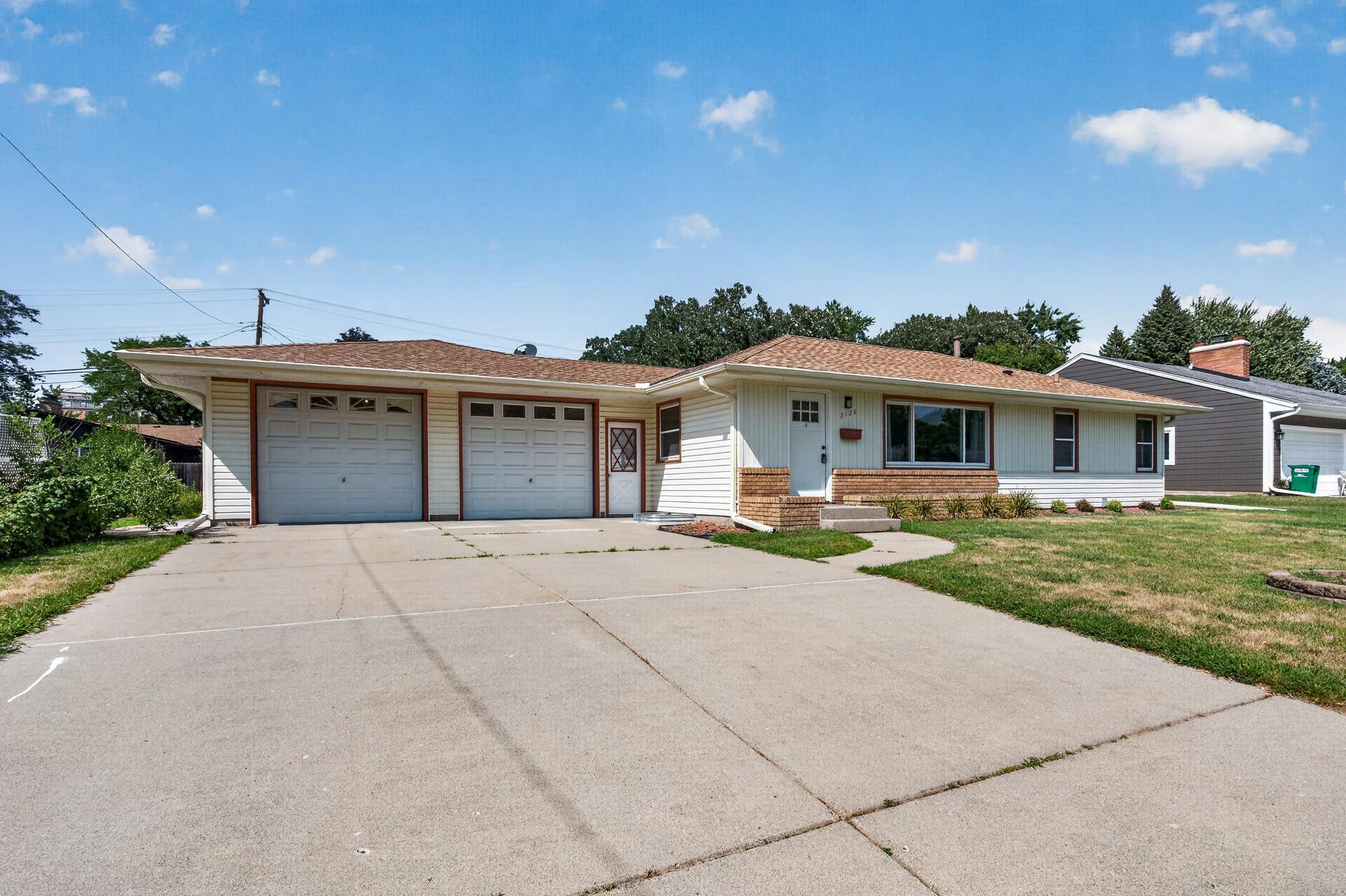 2124 Dixon Drive Property Photo 1
