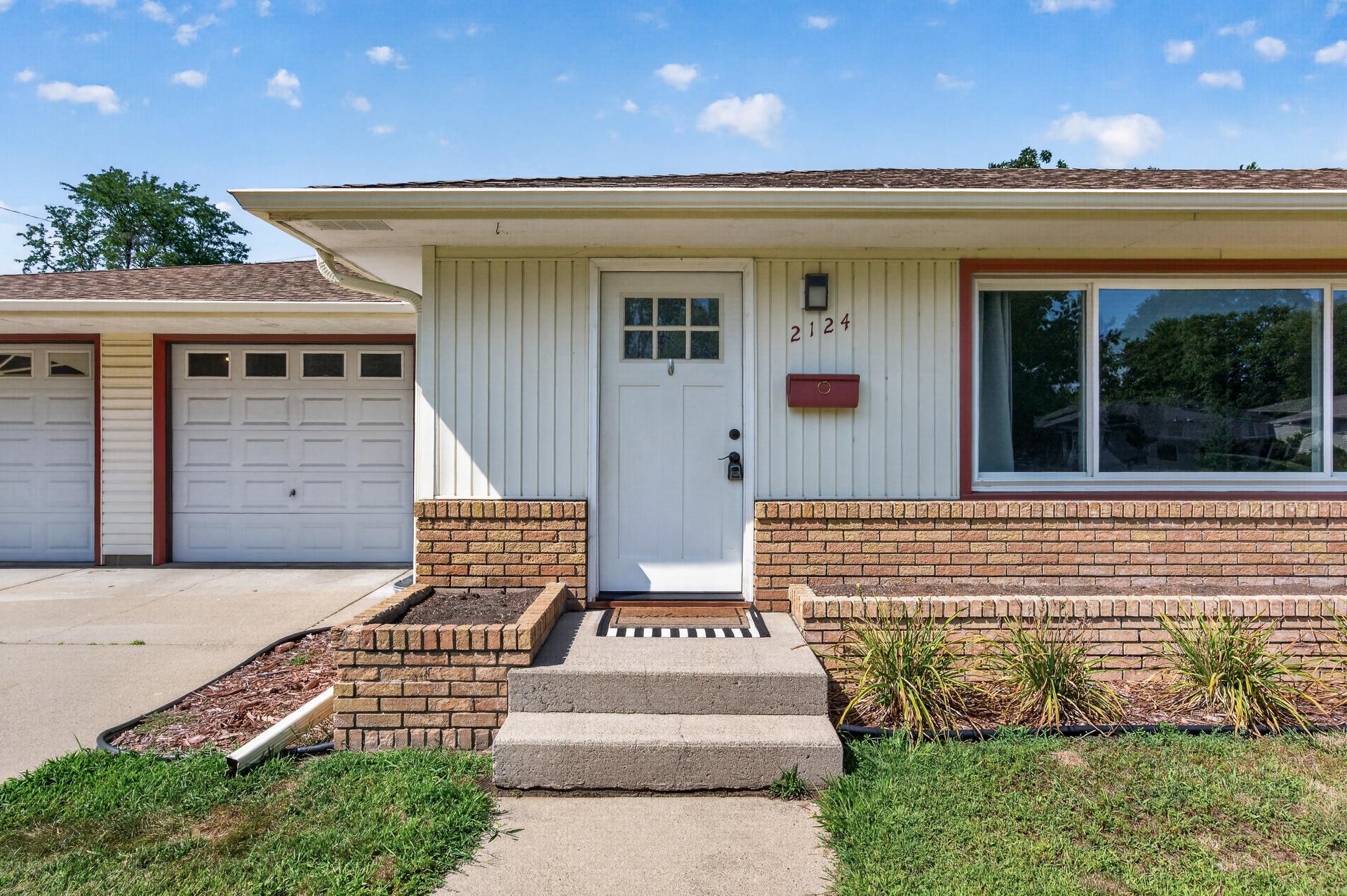2124 Dixon Drive Property Photo 4
