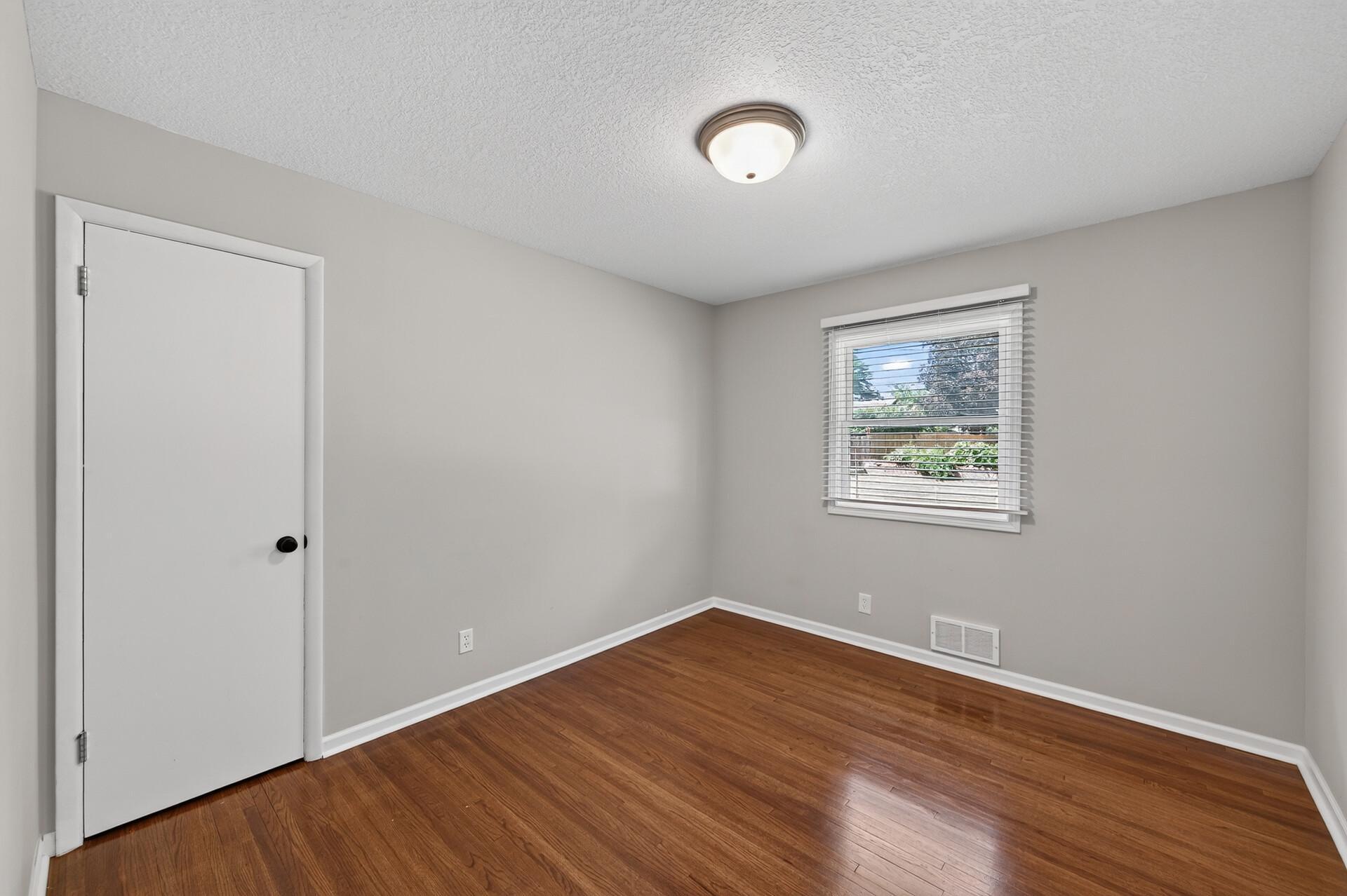2124 Dixon Drive Property Photo 11