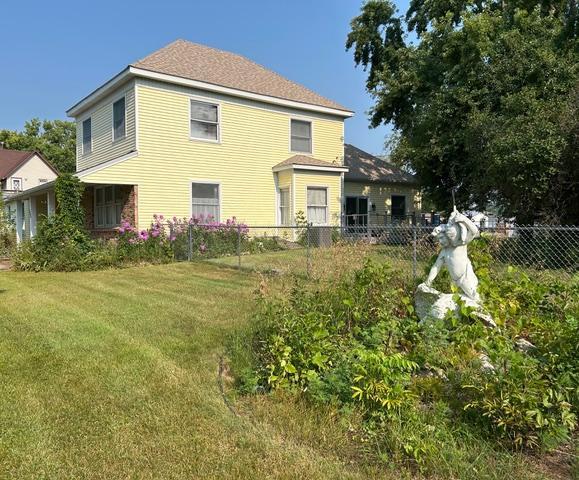 206 E 3rd Street Property Photo 5