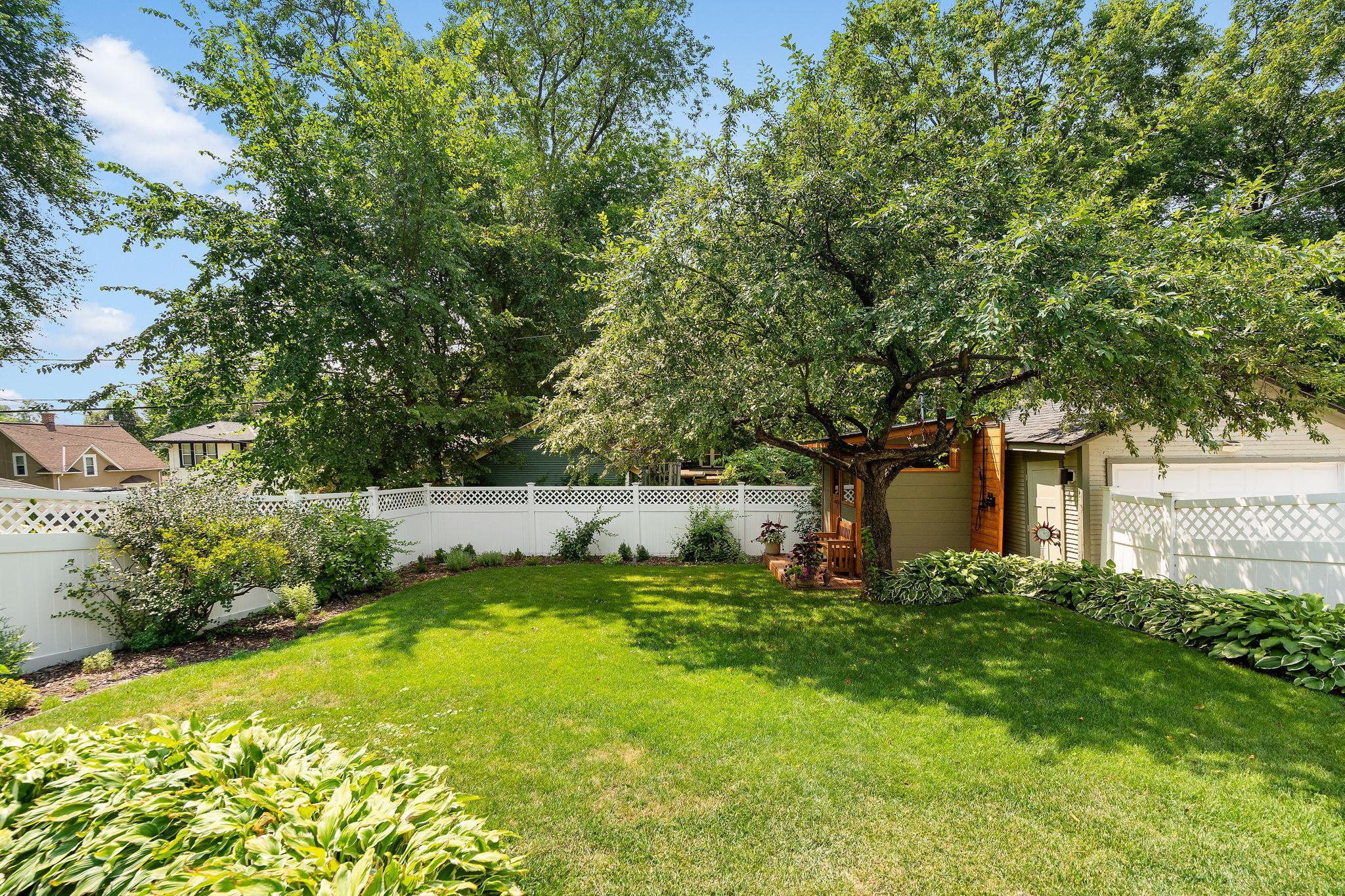 101 E 48th Street Property Photo 37