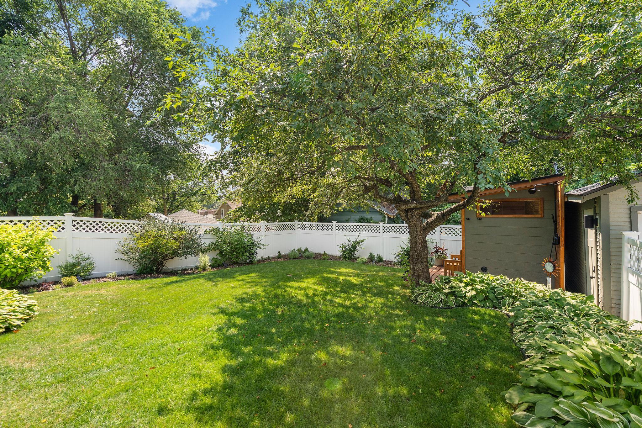 101 E 48th Street Property Photo 42