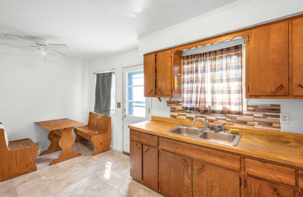 4663 Monroe Street Ne Property Photo 8
