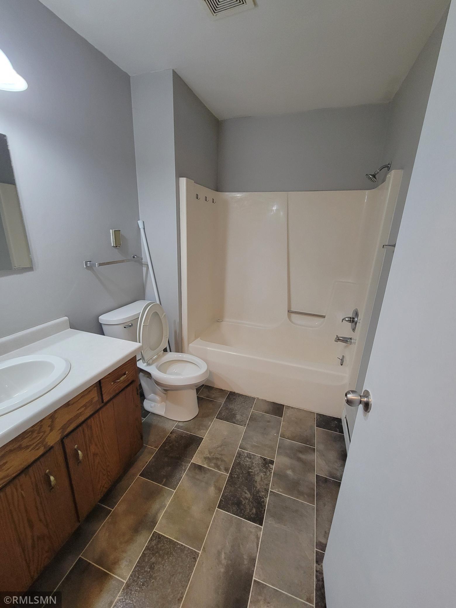 710 Hillcrest Street #3 Property Photo 15