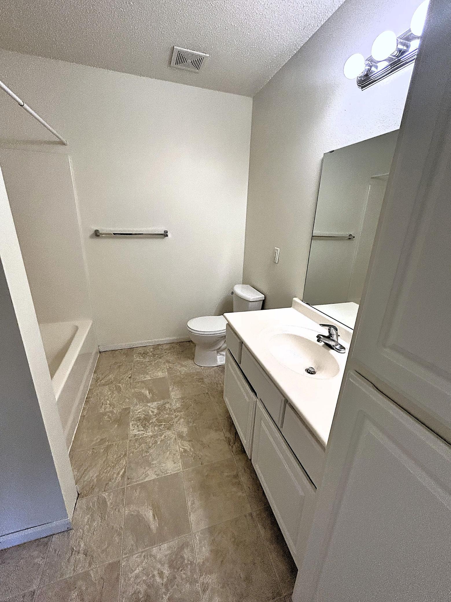 10 Bridgewater Trail Property Photo 16