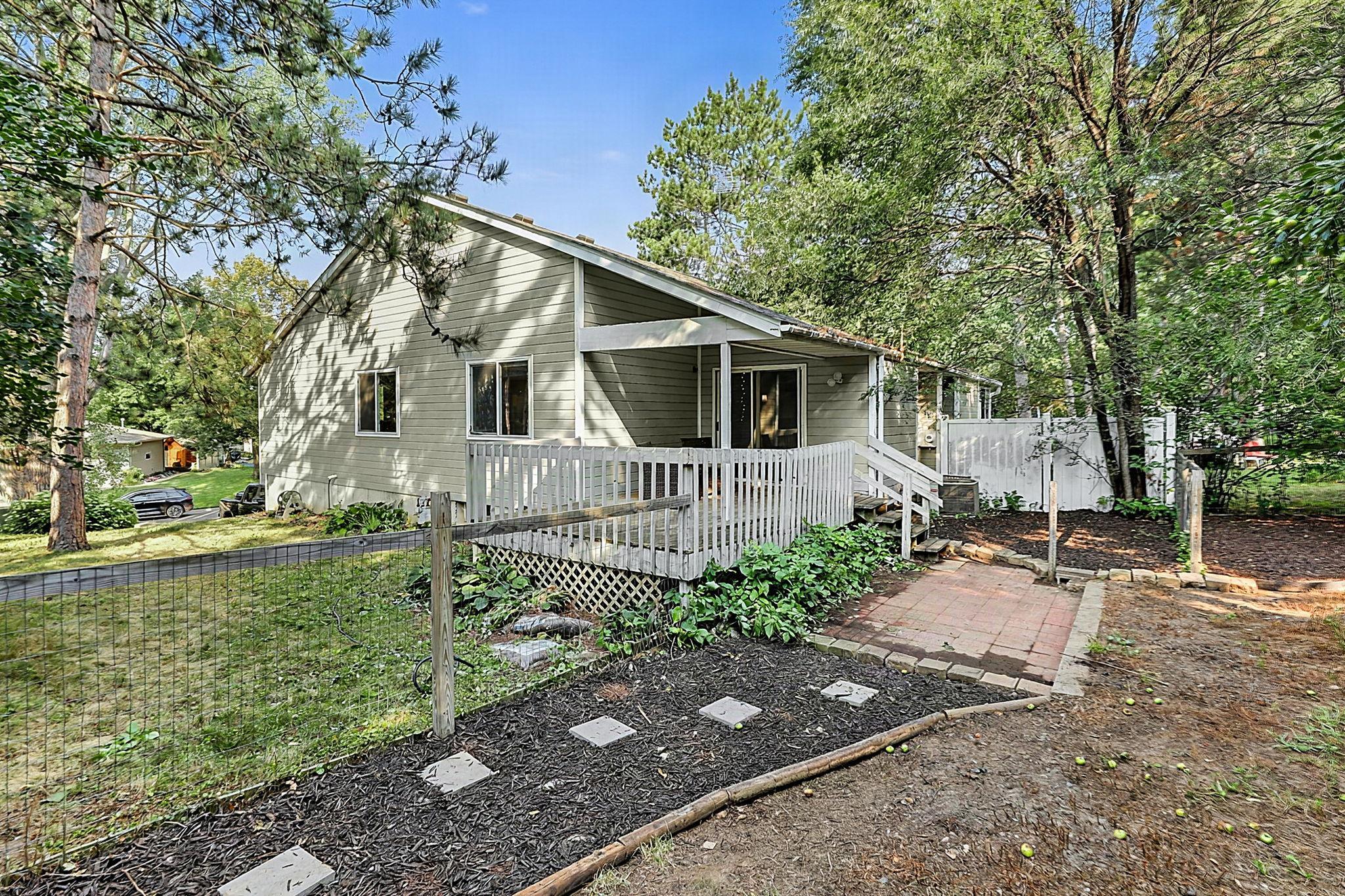1045 Benedict Drive Property Photo 1