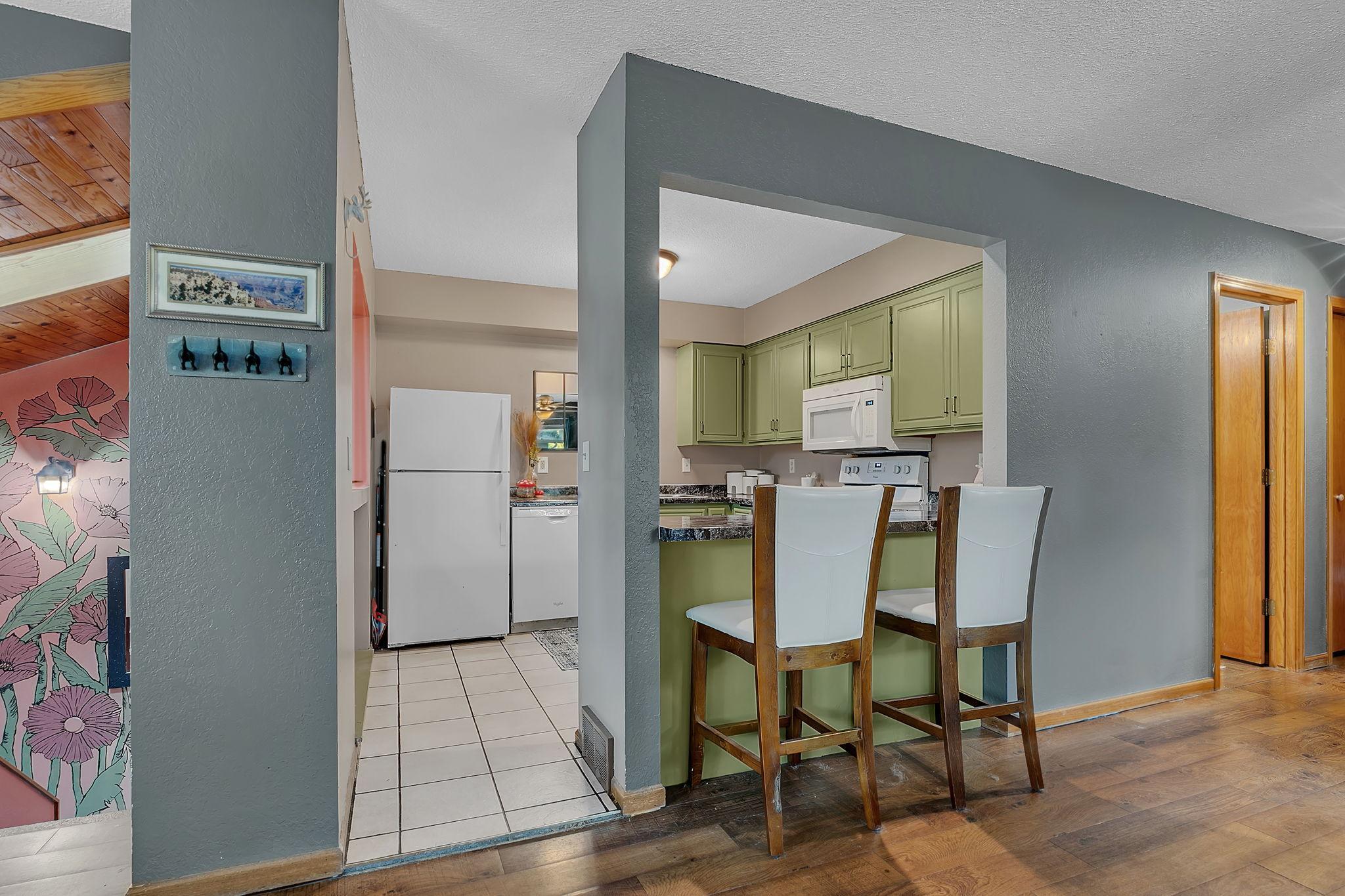 1045 Benedict Drive Property Photo 8