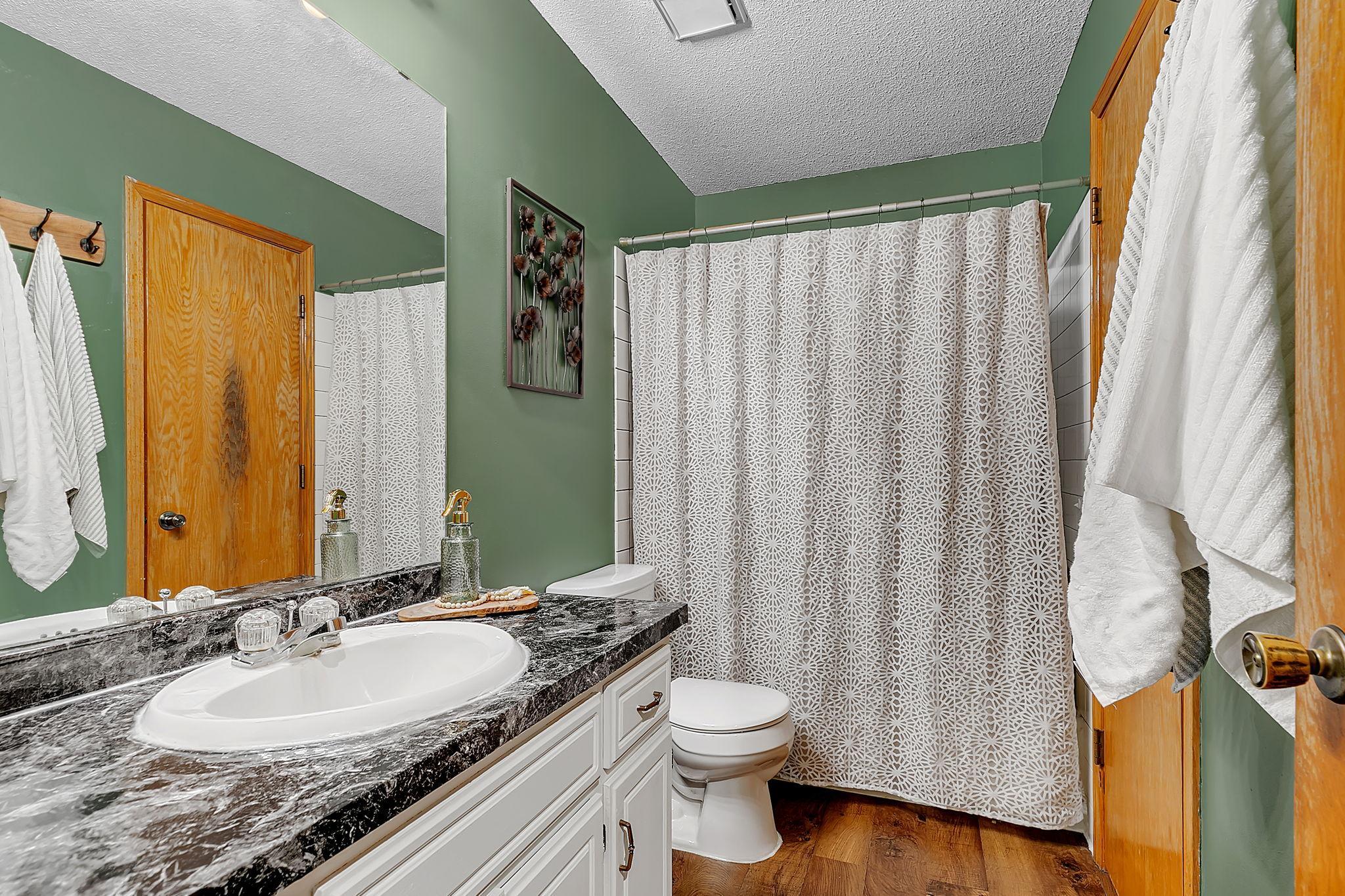 1045 Benedict Drive Property Photo 16