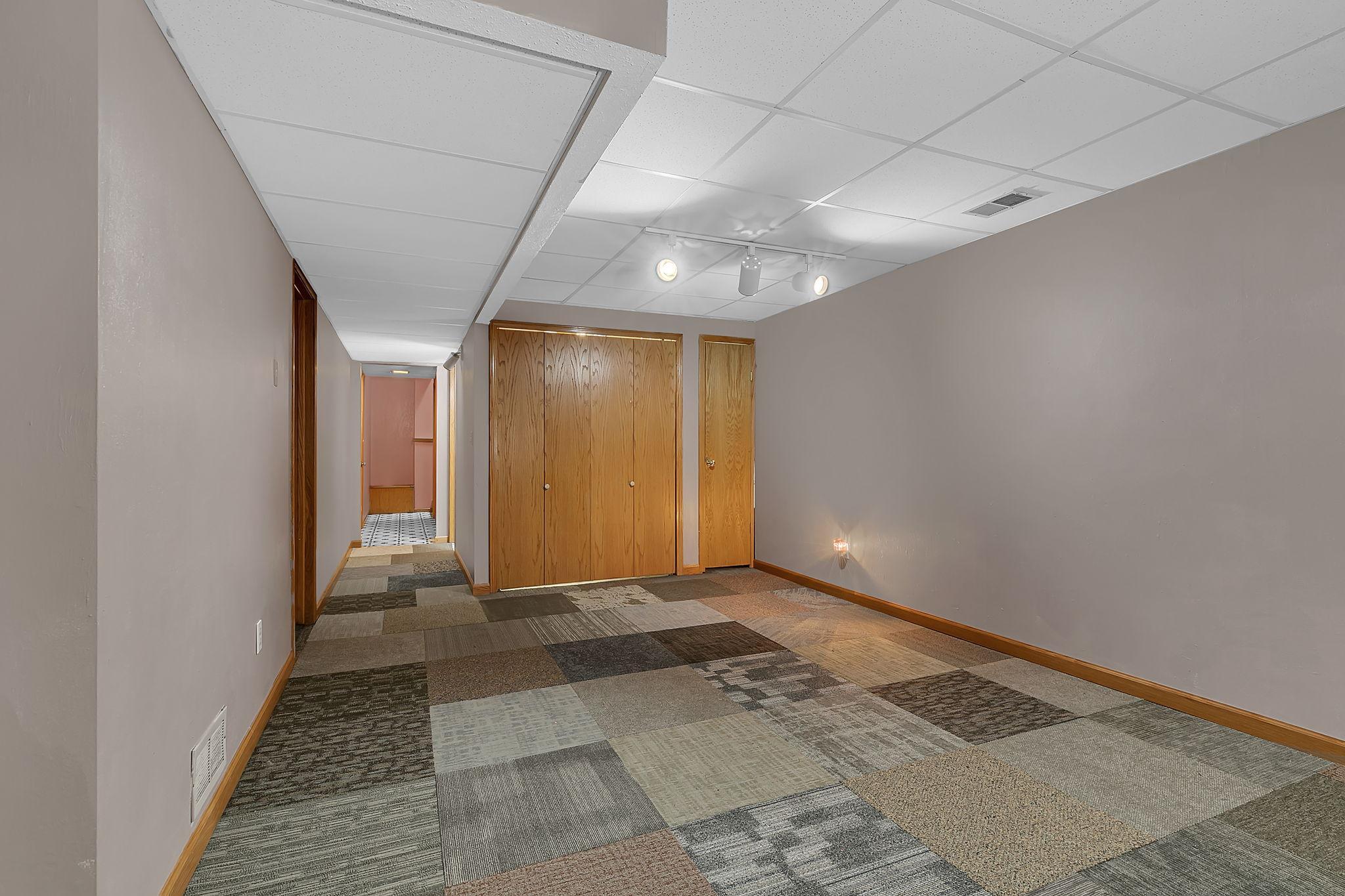 1045 Benedict Drive Property Photo 20