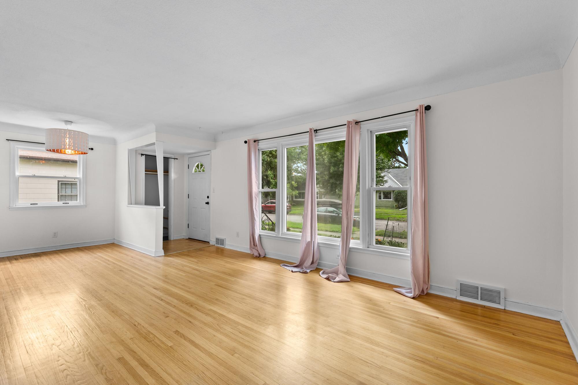 1081 Hubbard Avenue Property Photo 3