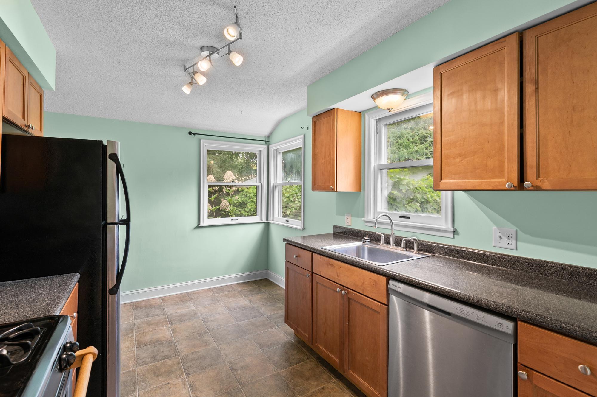 1081 Hubbard Avenue Property Photo 8