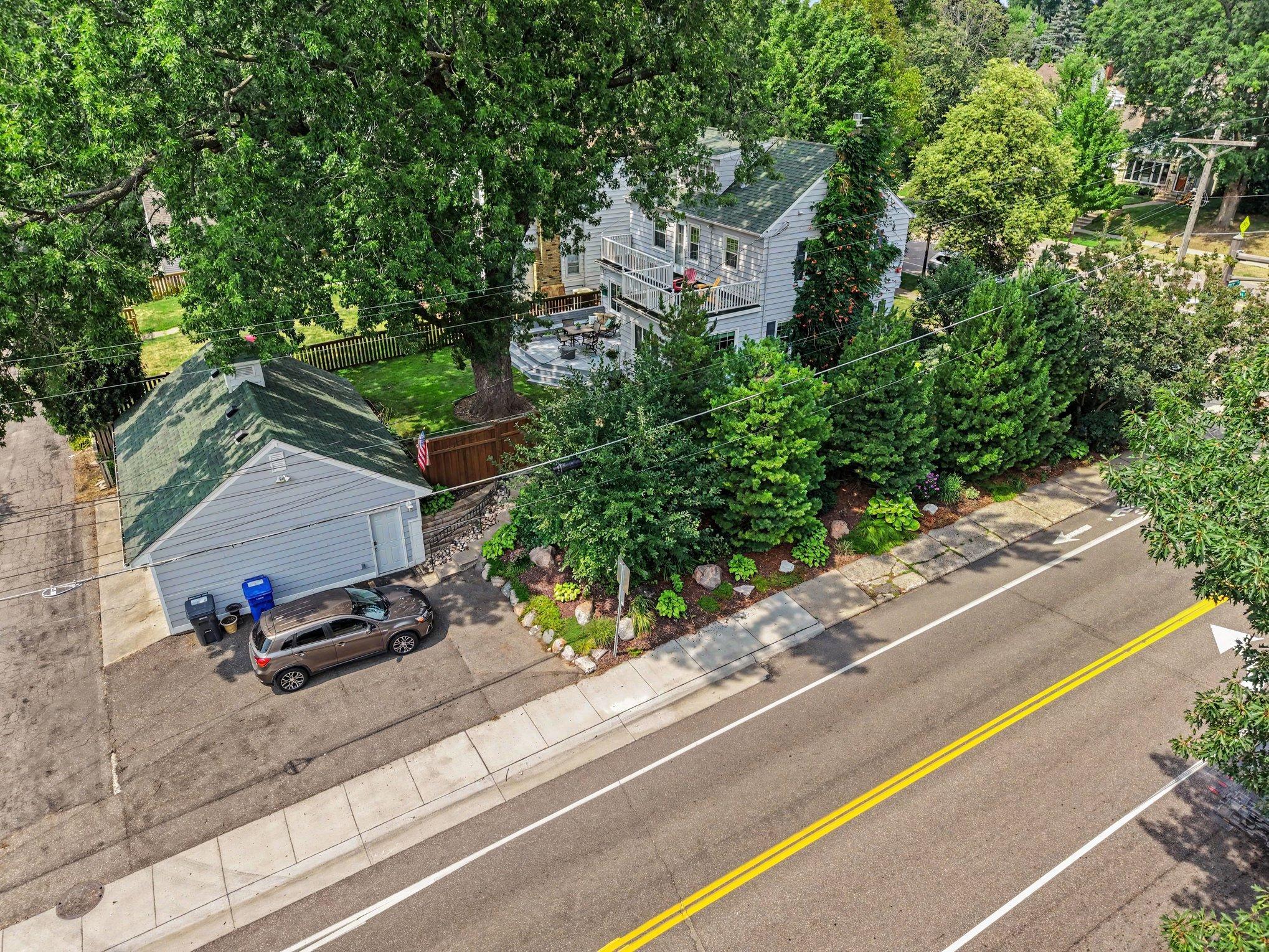 1820 Montreal Avenue Property Photo 35