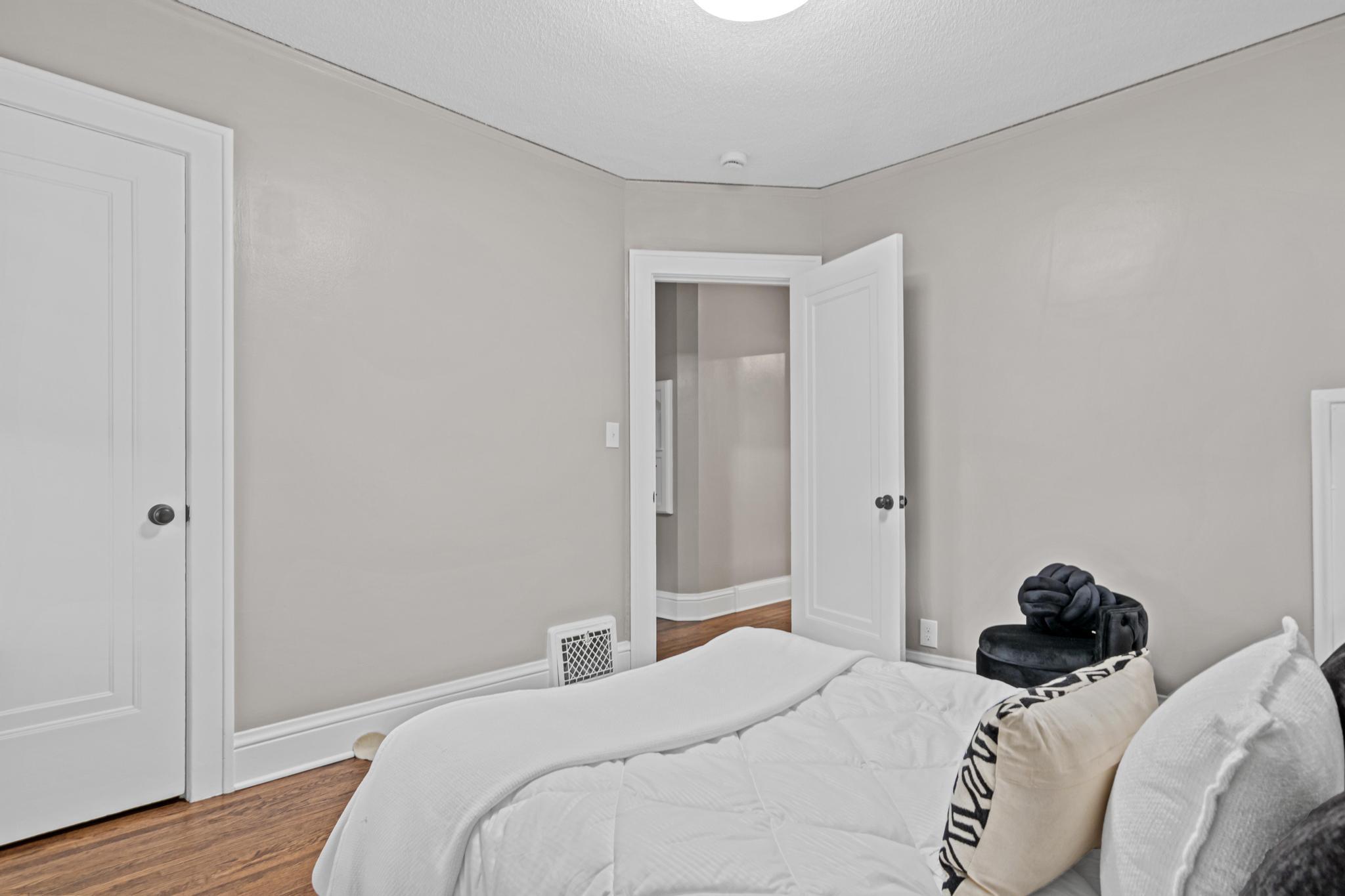 3547 Oliver Avenue N Property Photo 17