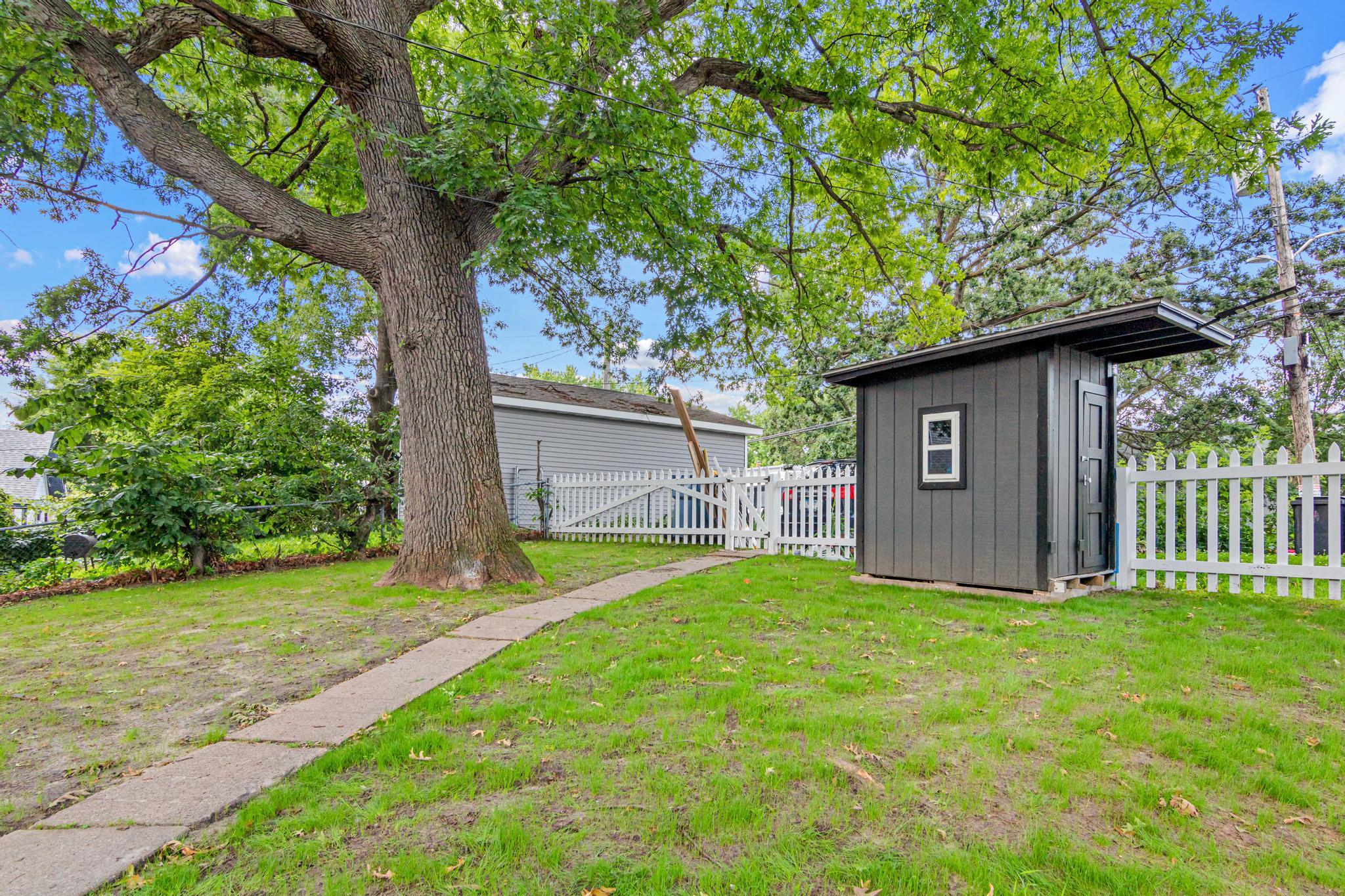 3547 Oliver Avenue N Property Photo 29