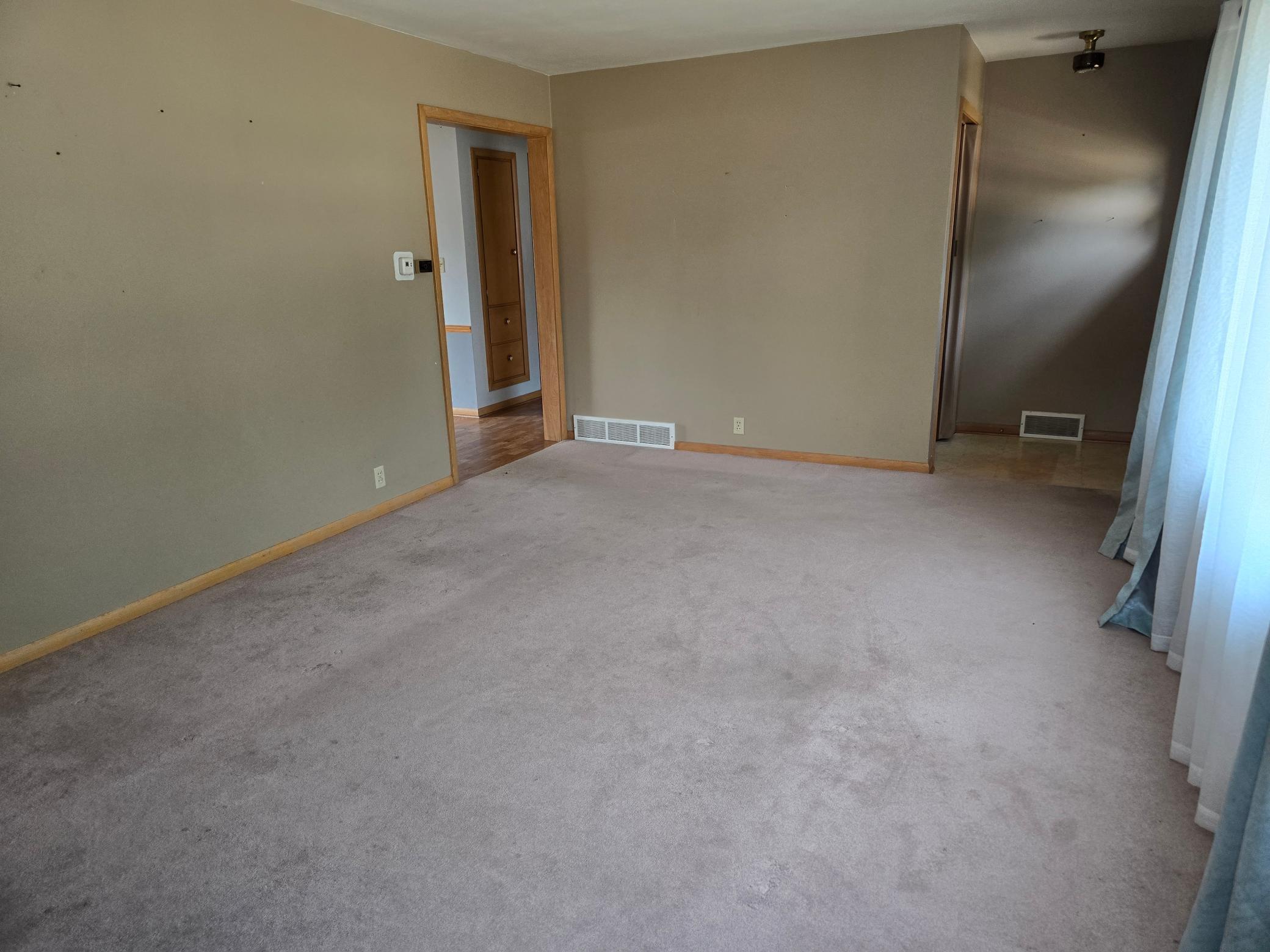 306 E Crawford Street Property Photo 6