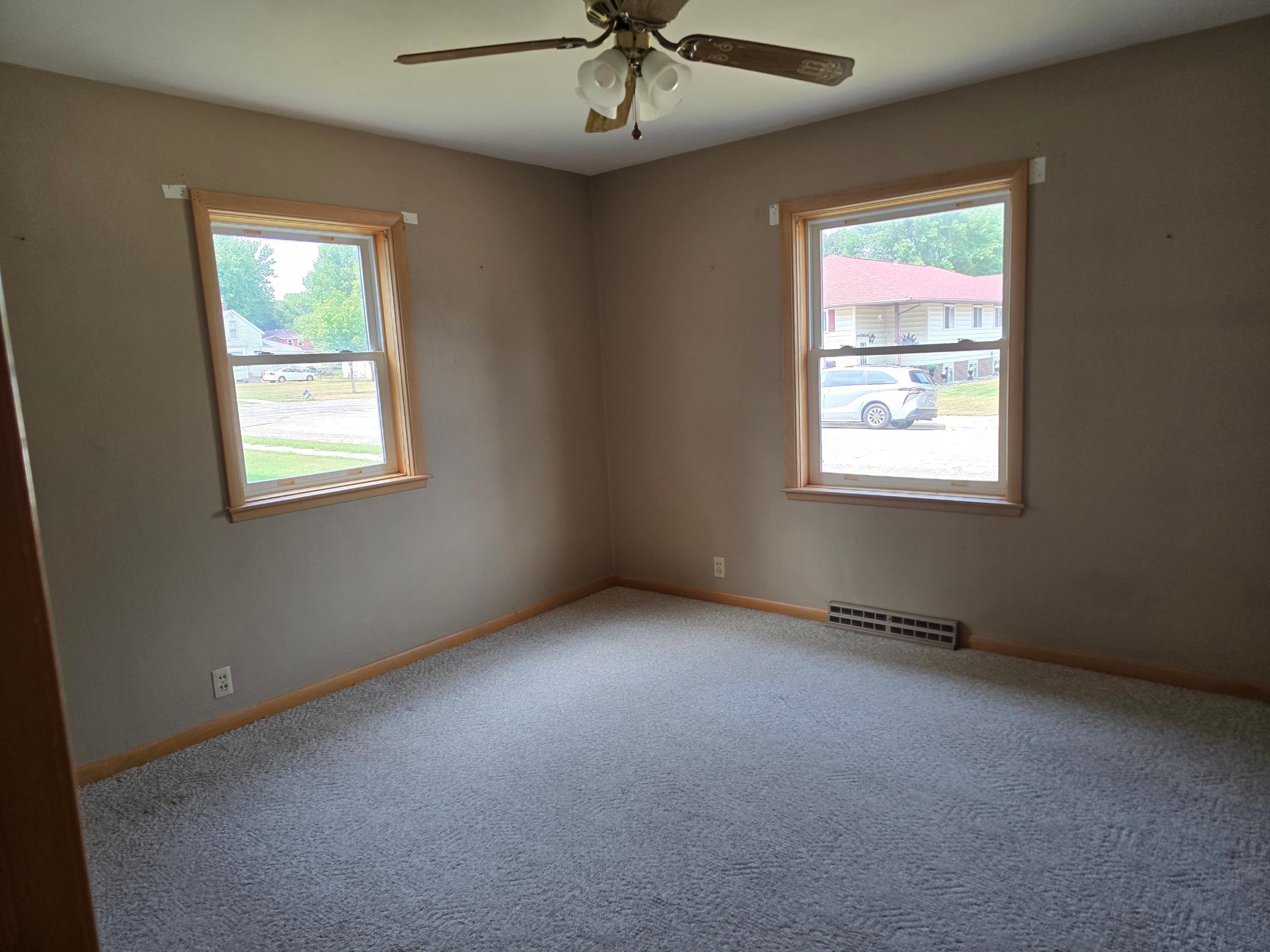 306 E Crawford Street Property Photo 14