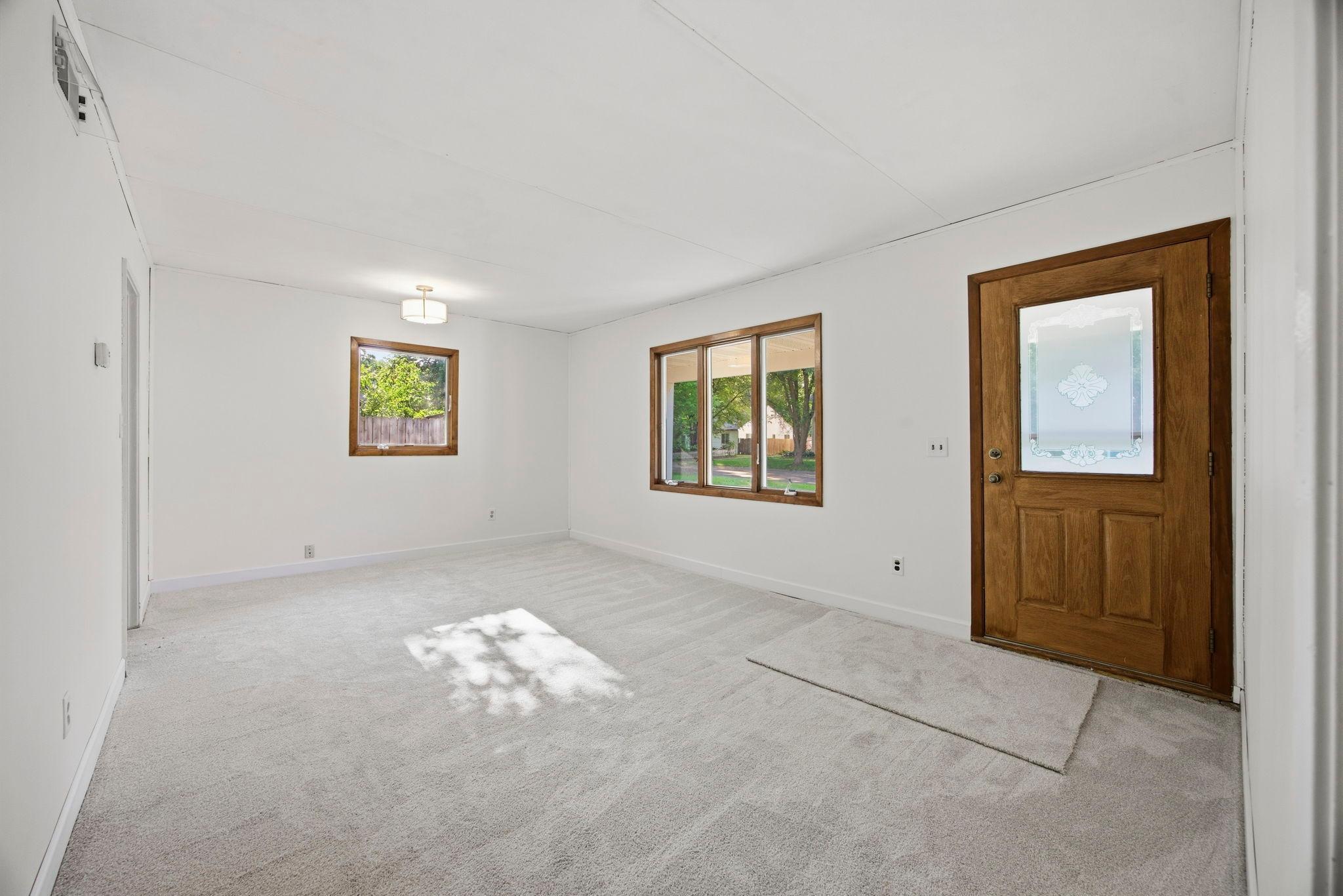 5408 34th Place N Property Photo 2
