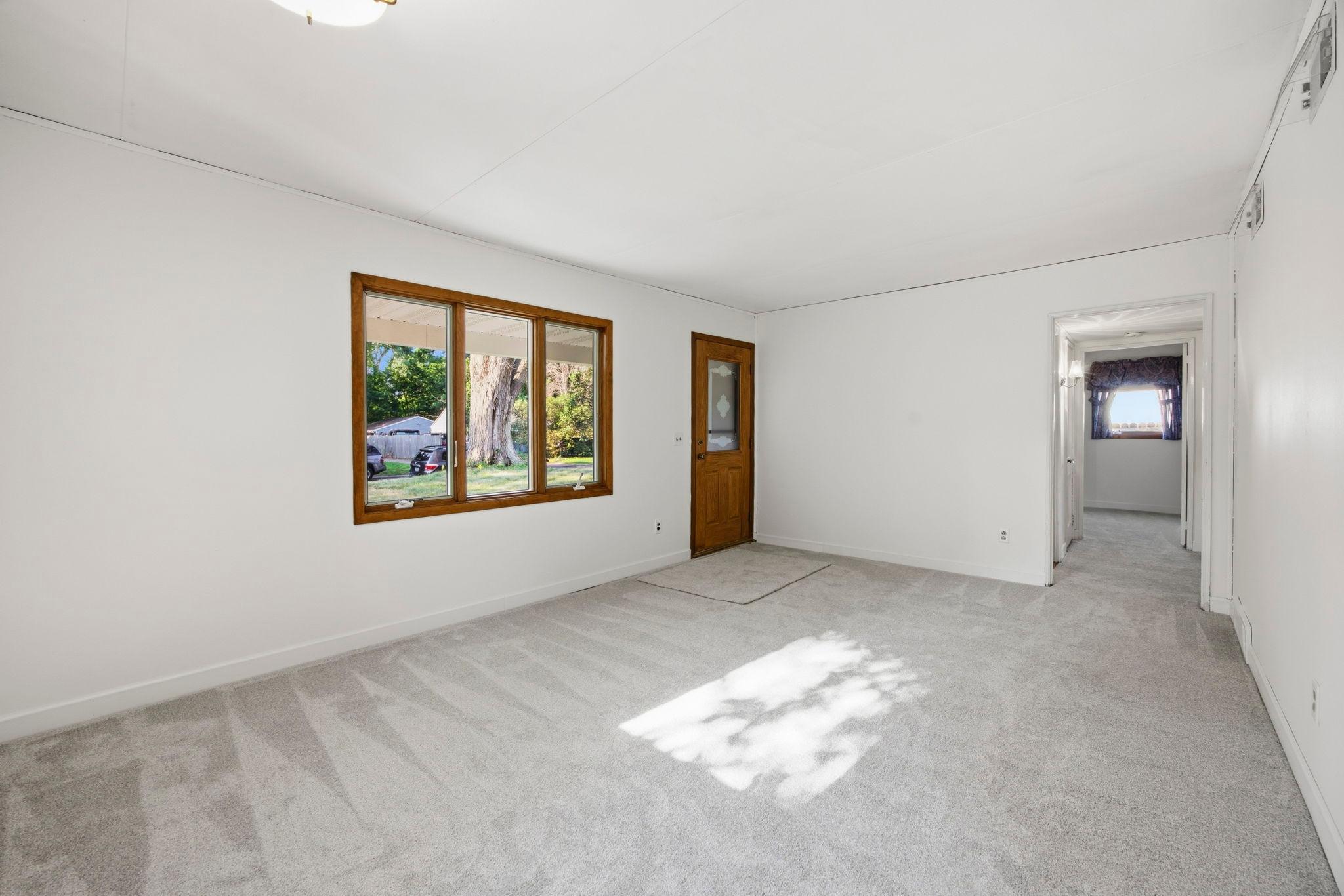 5408 34th Place N Property Photo 3