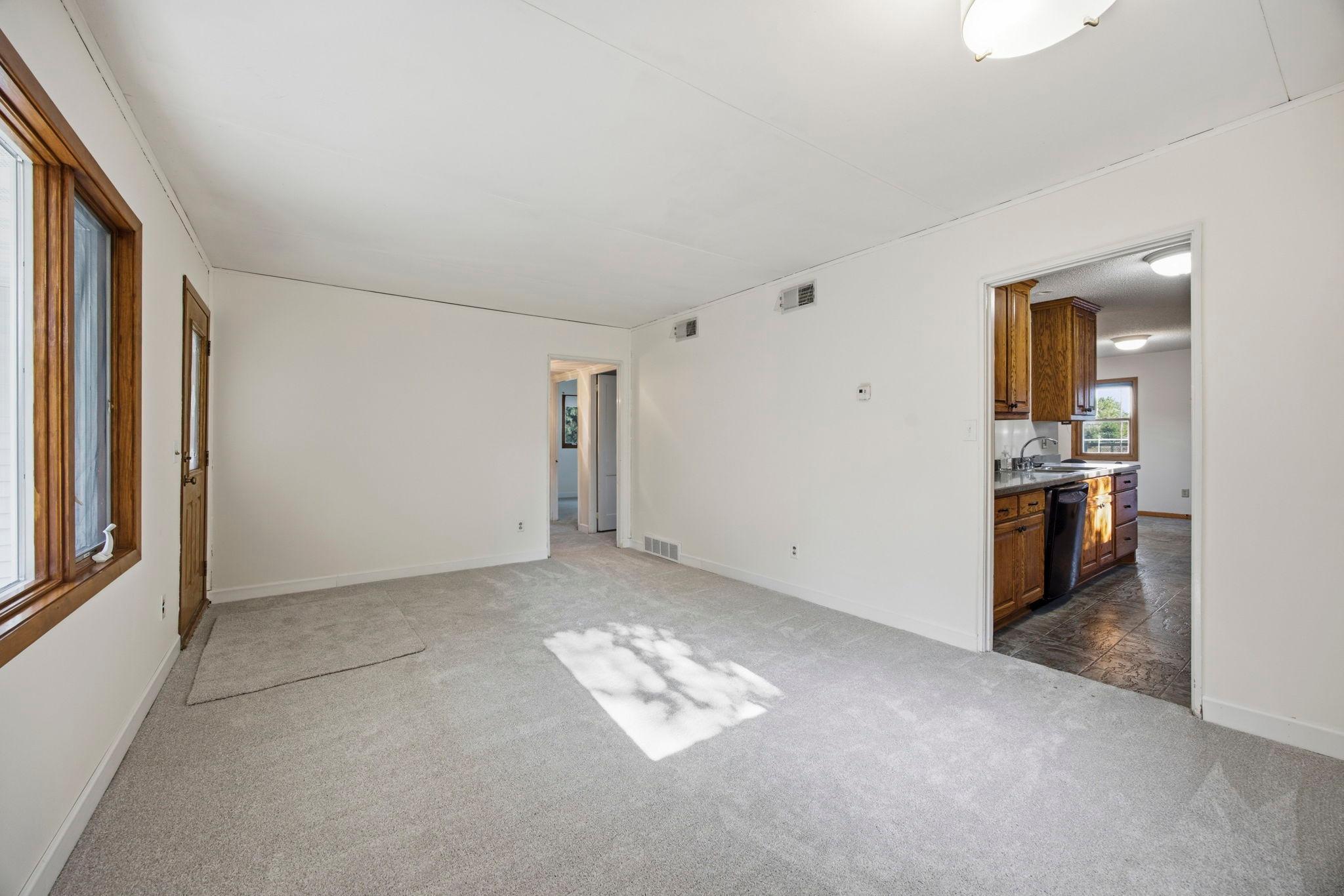 5408 34th Place N Property Photo 4