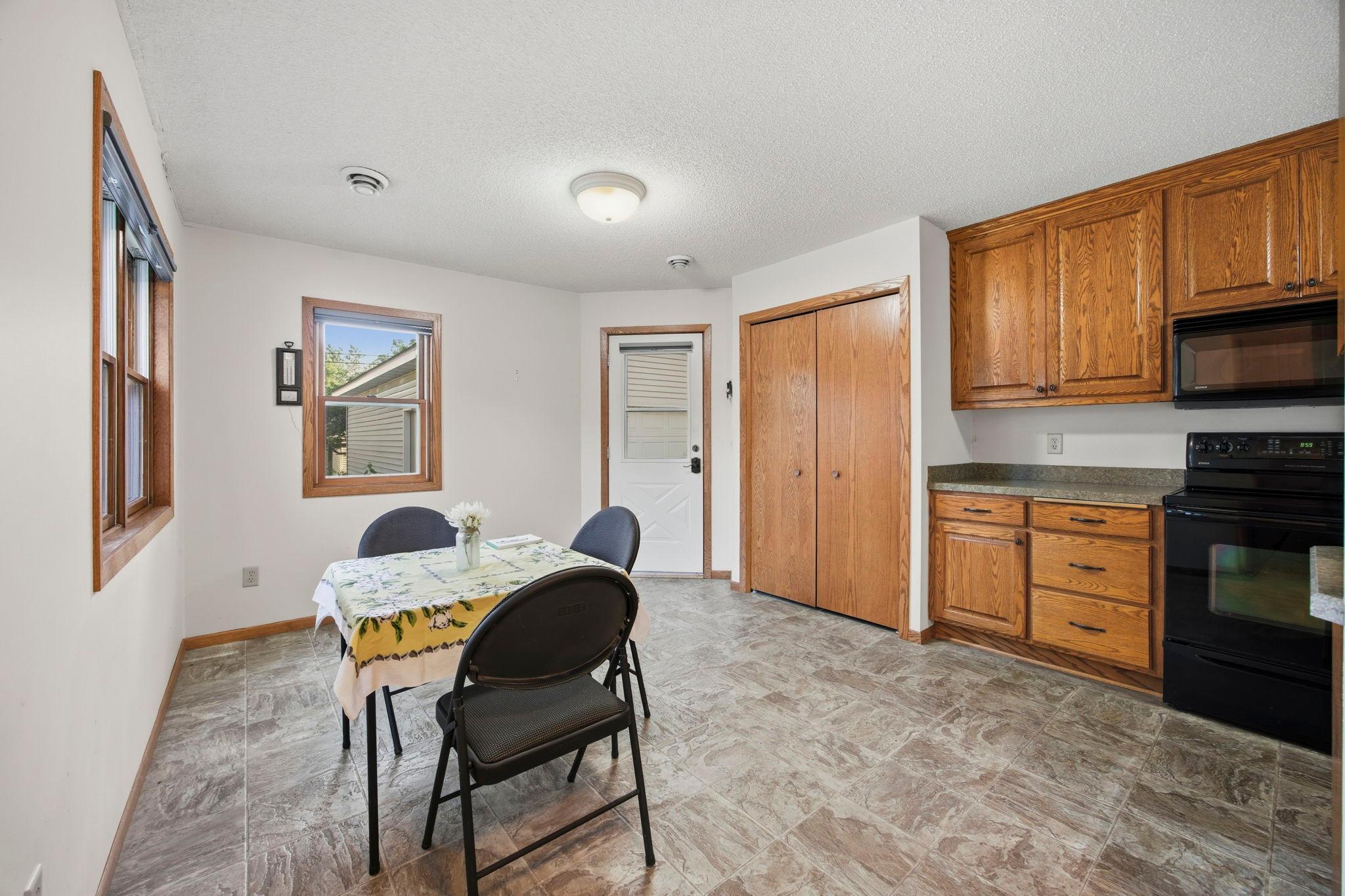 5408 34th Place N Property Photo 6