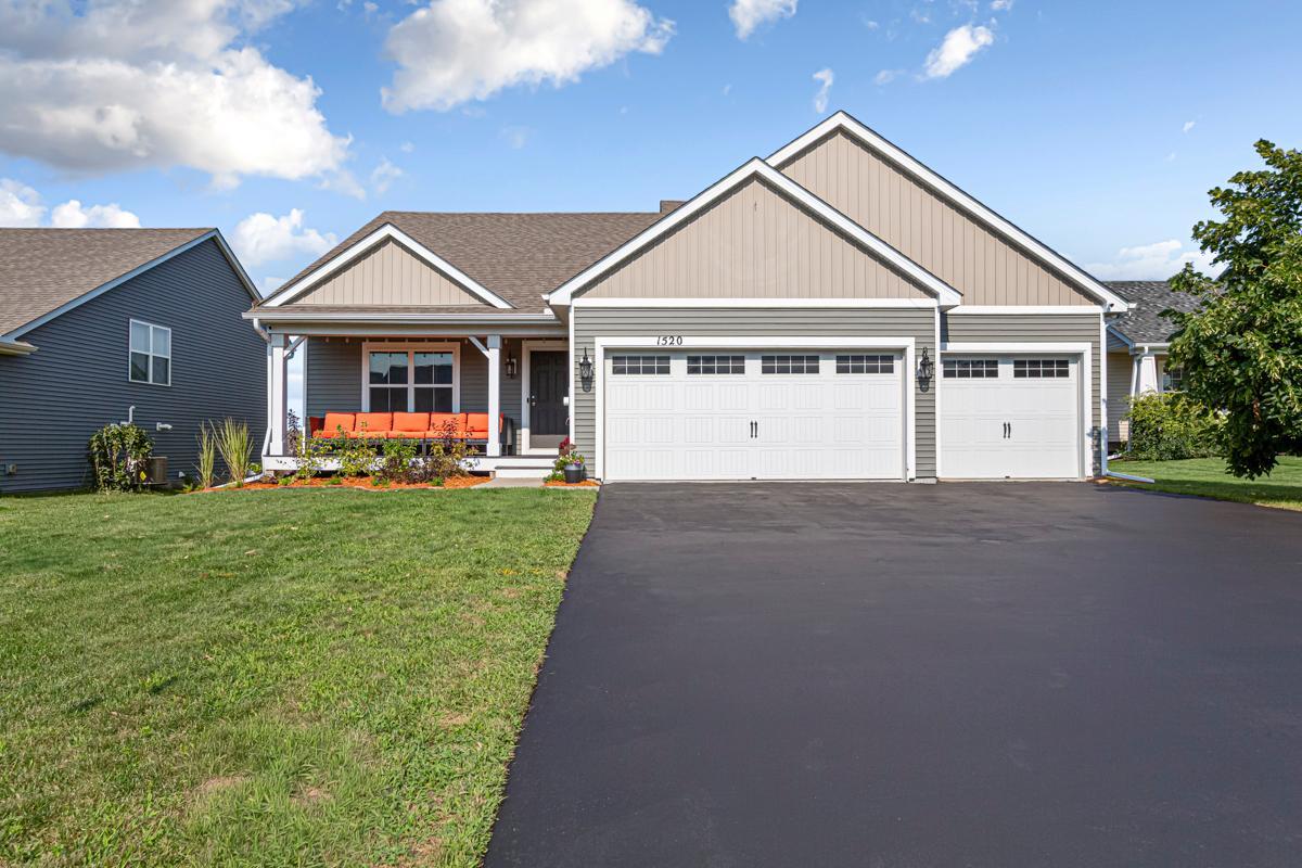 1520 Willow Circle Property Photo 1