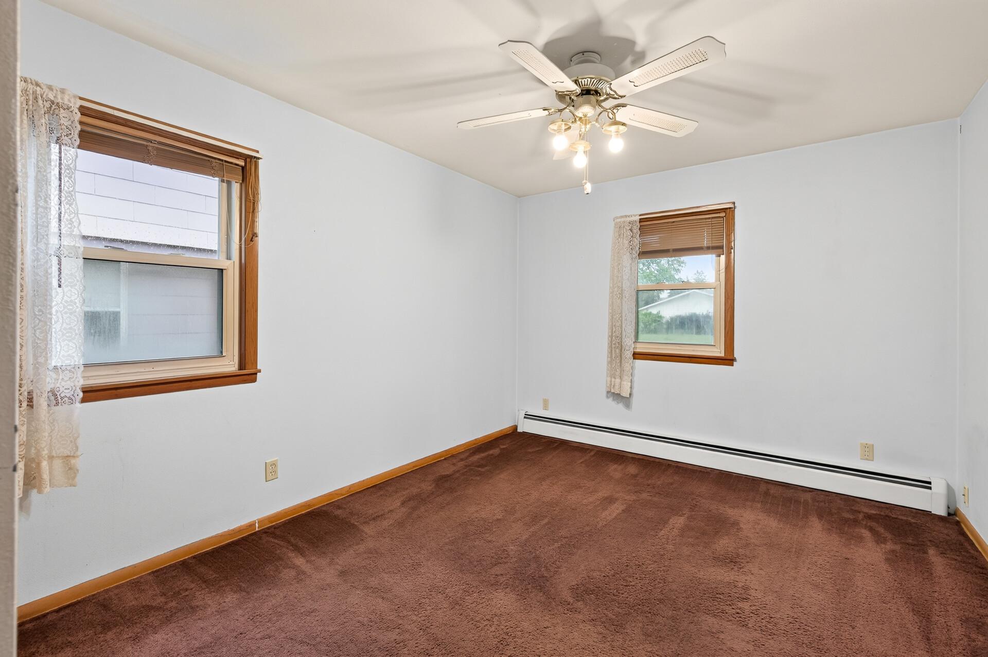 107 Oak Avenue N Property Photo 15
