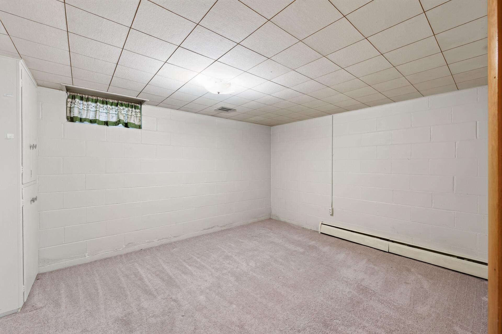 107 Oak Avenue N Property Photo 23