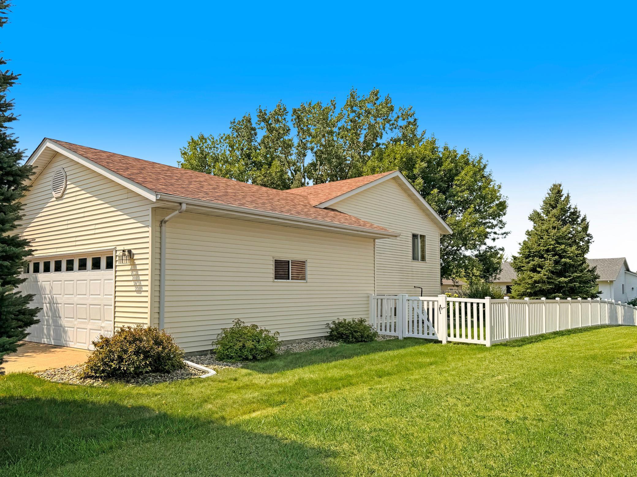 216 Rainbow Drive Property Photo 3