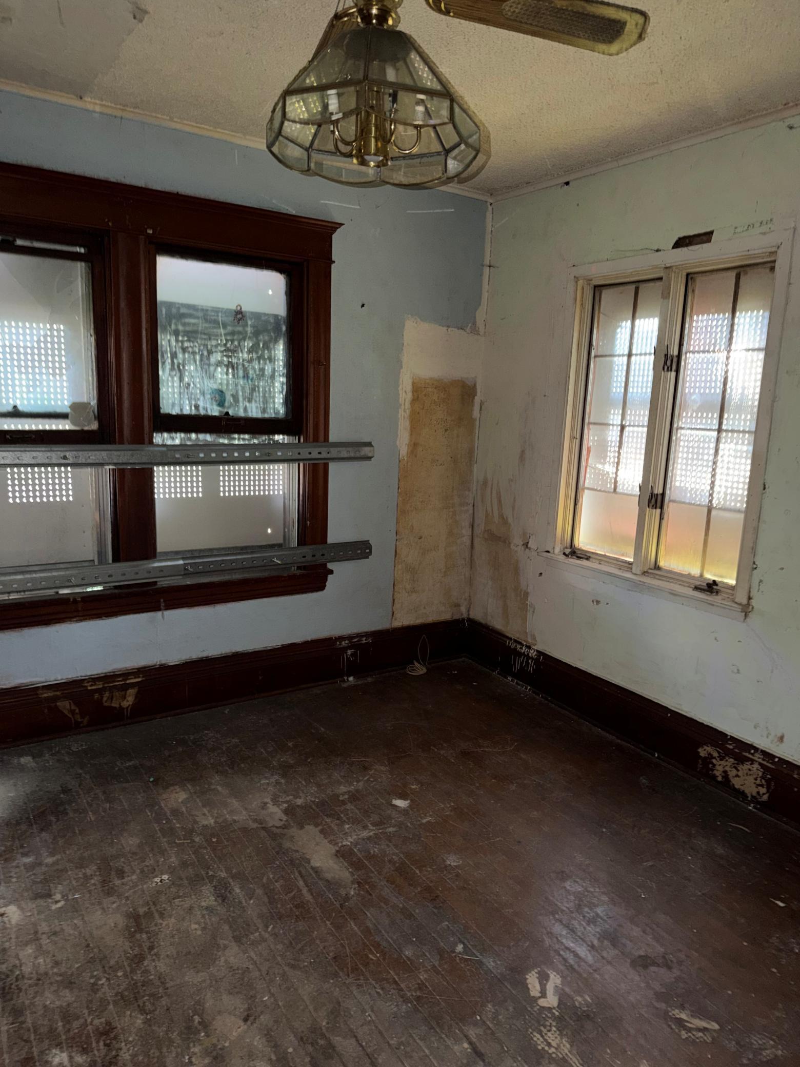 2030 Russell Avenue N Property Photo 6