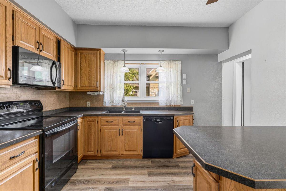 413 8th Street N Property Photo 6