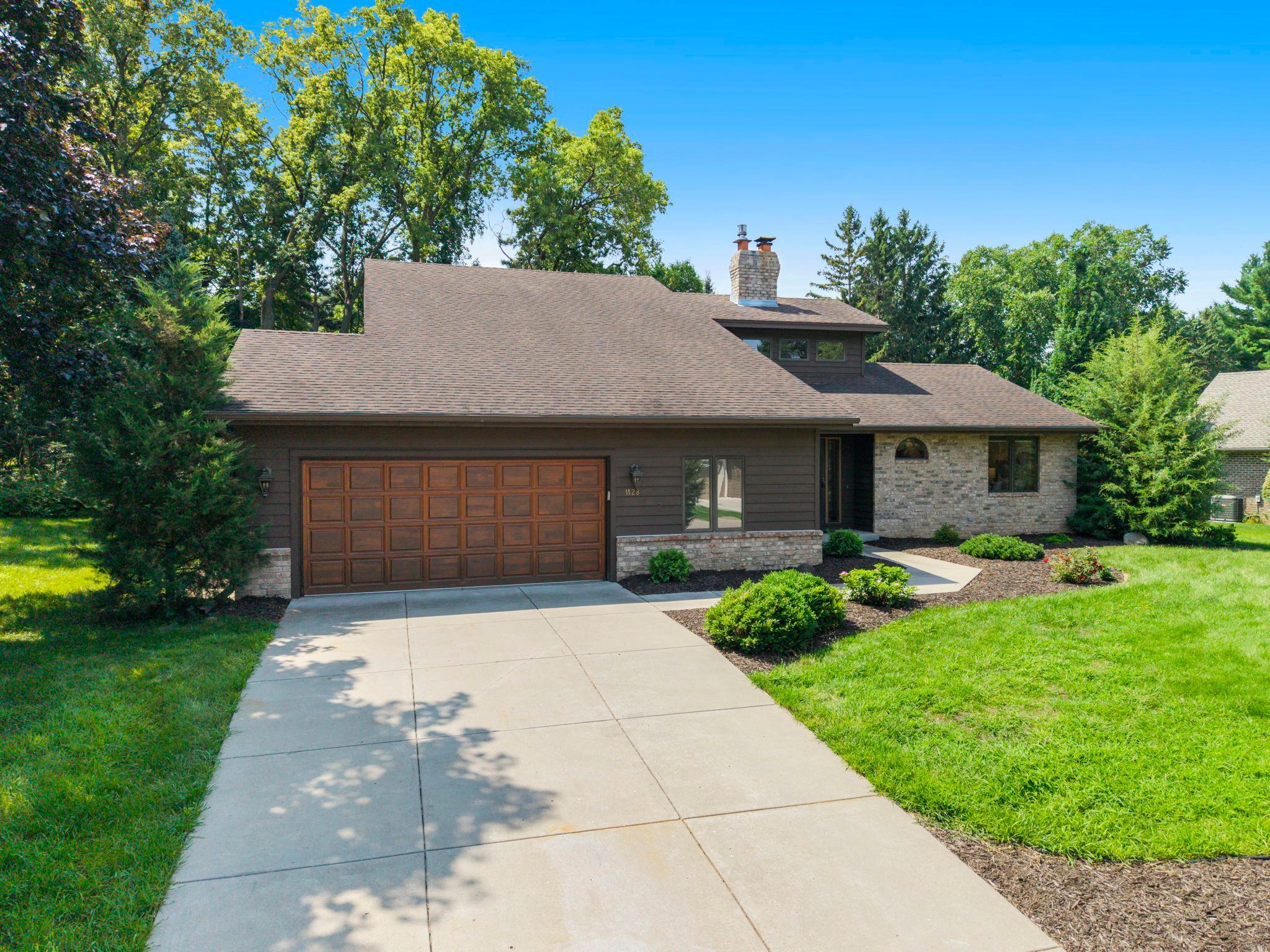 1128 Orchard Circle Property Photo 1