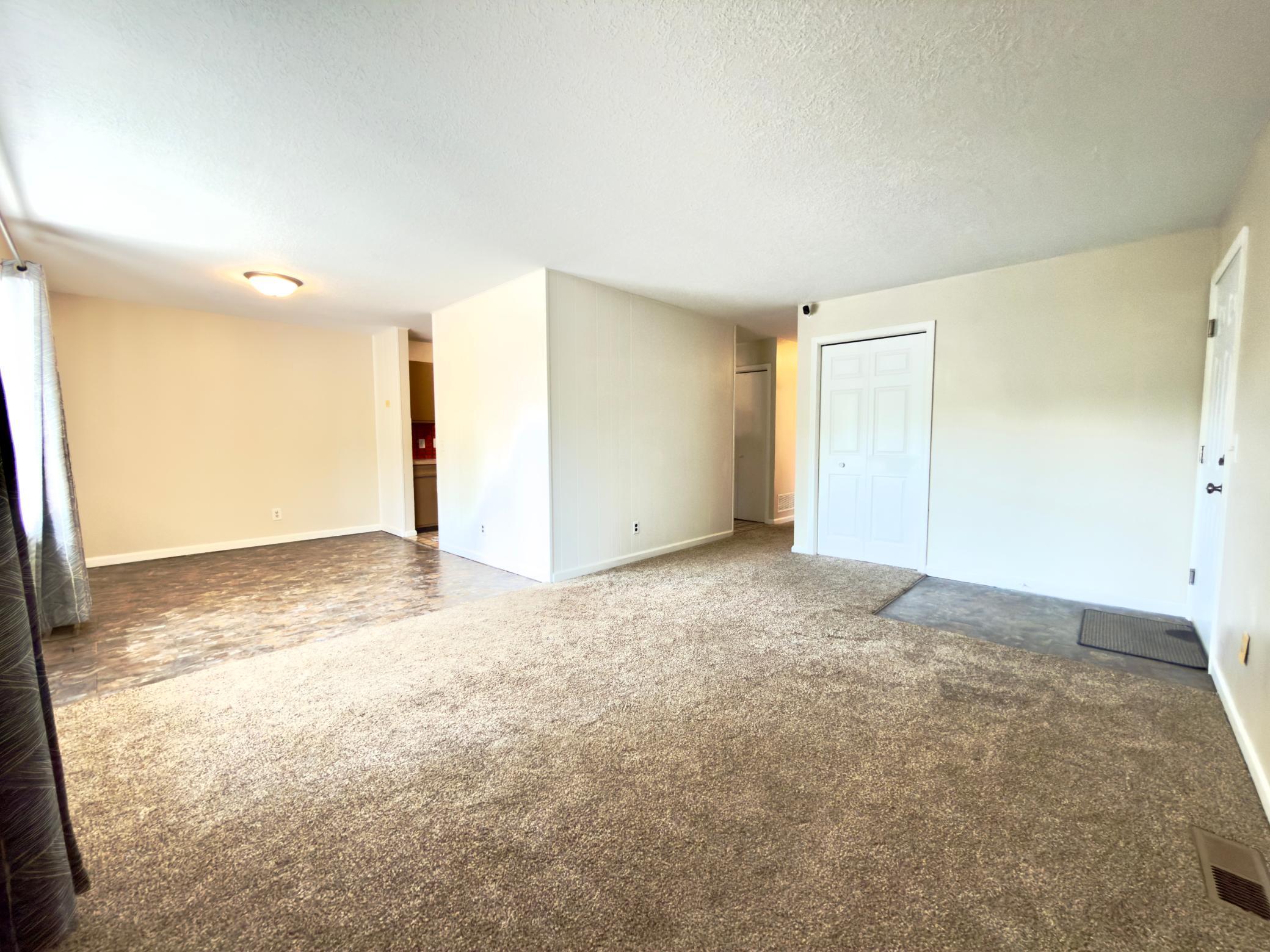 243 Winifred Street E Property Photo 6