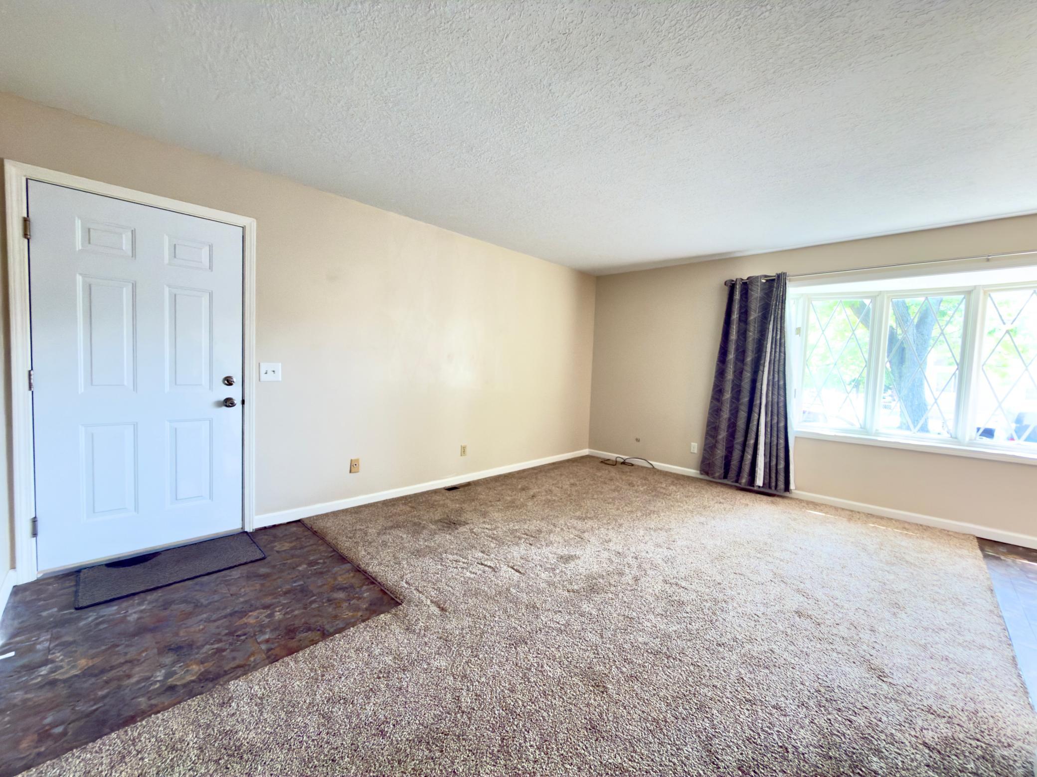 243 Winifred Street E Property Photo 10