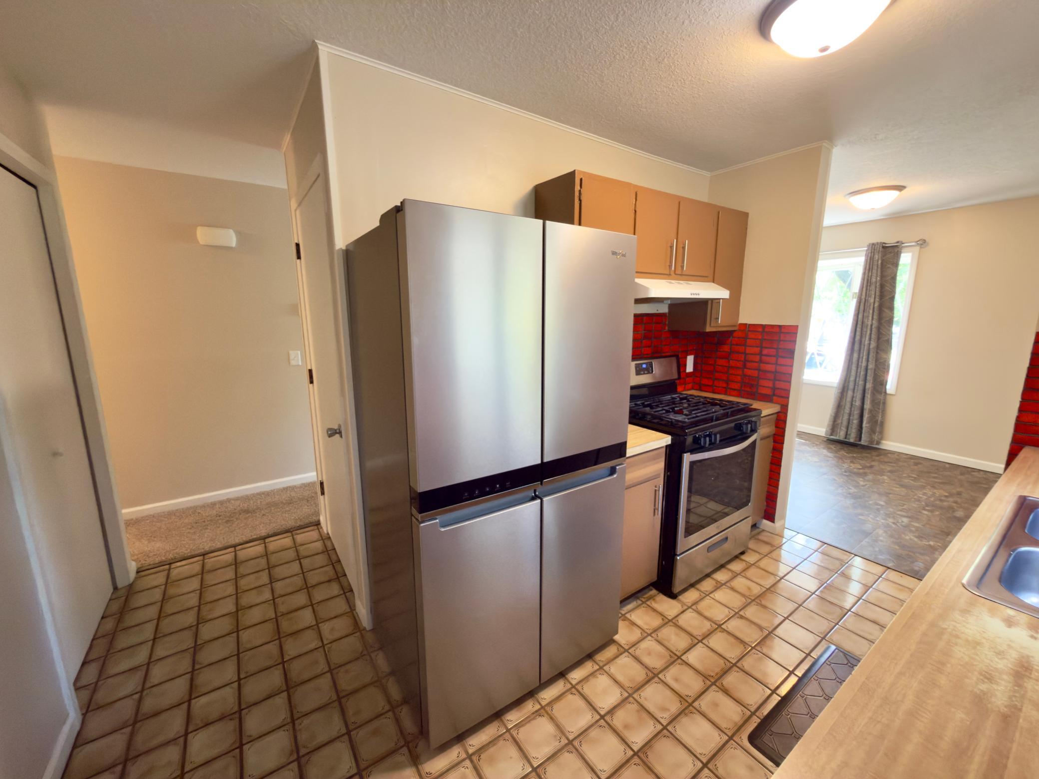 243 Winifred Street E Property Photo 12
