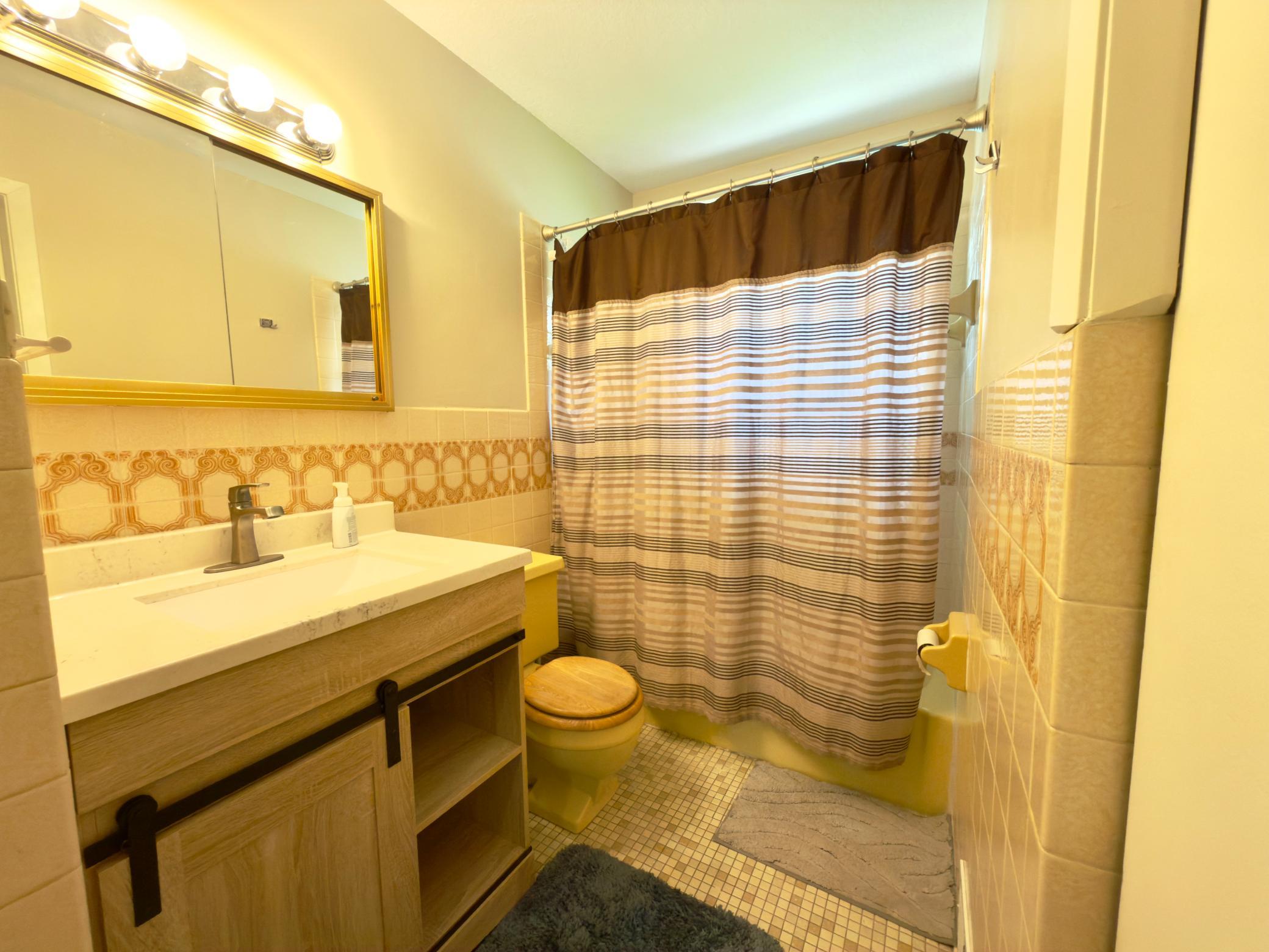 243 Winifred Street E Property Photo 13