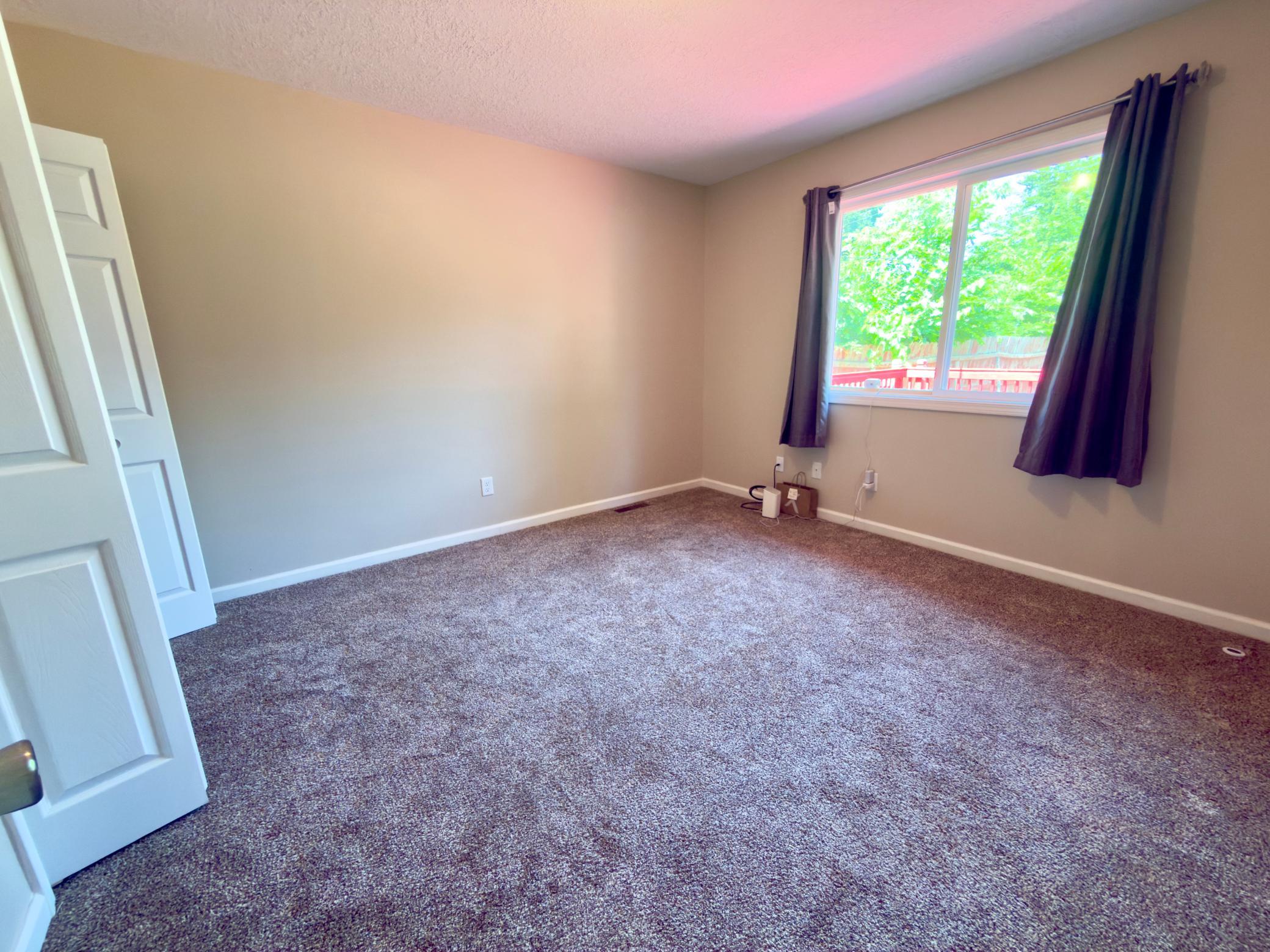243 Winifred Street E Property Photo 14