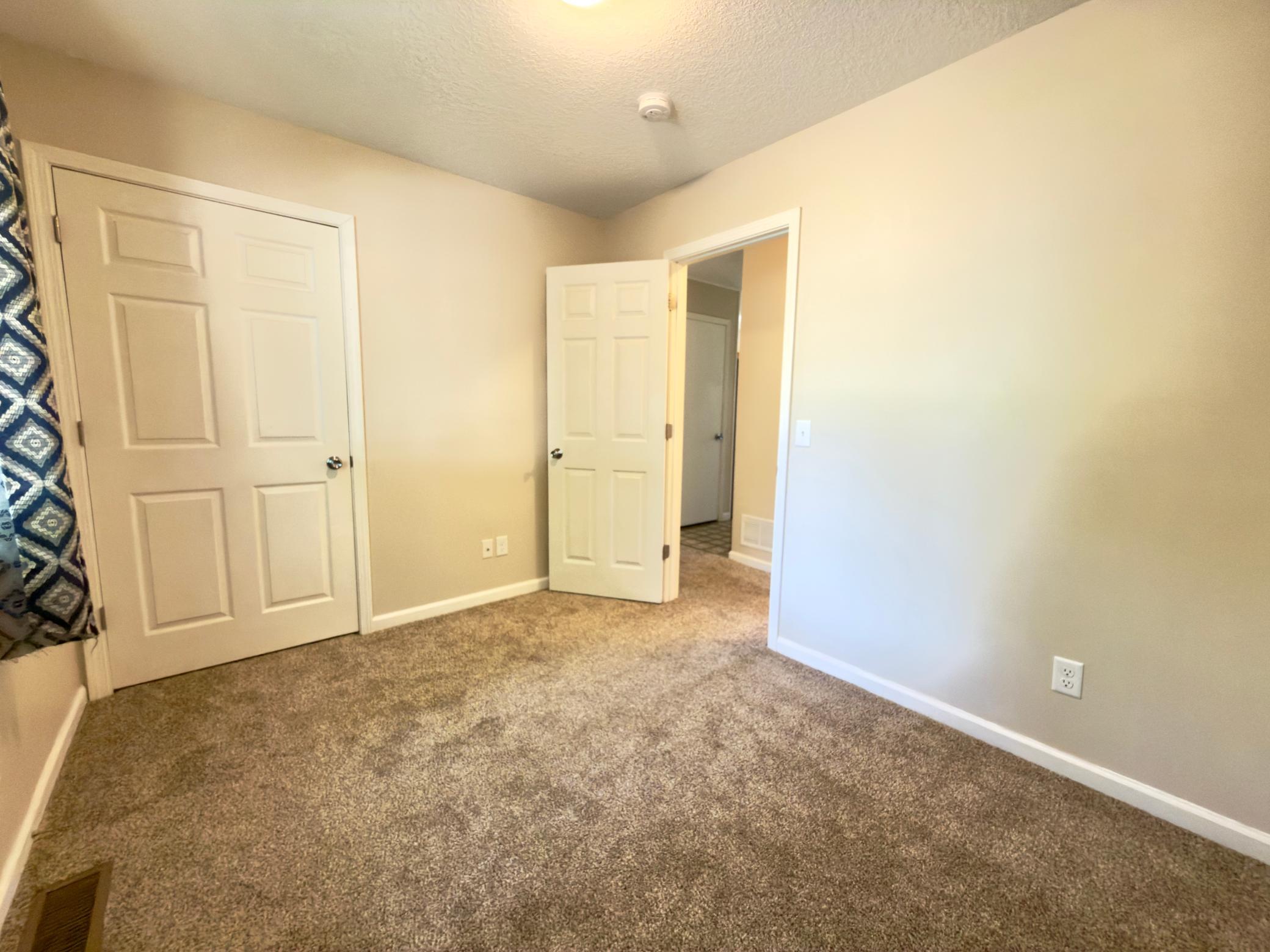 243 Winifred Street E Property Photo 15