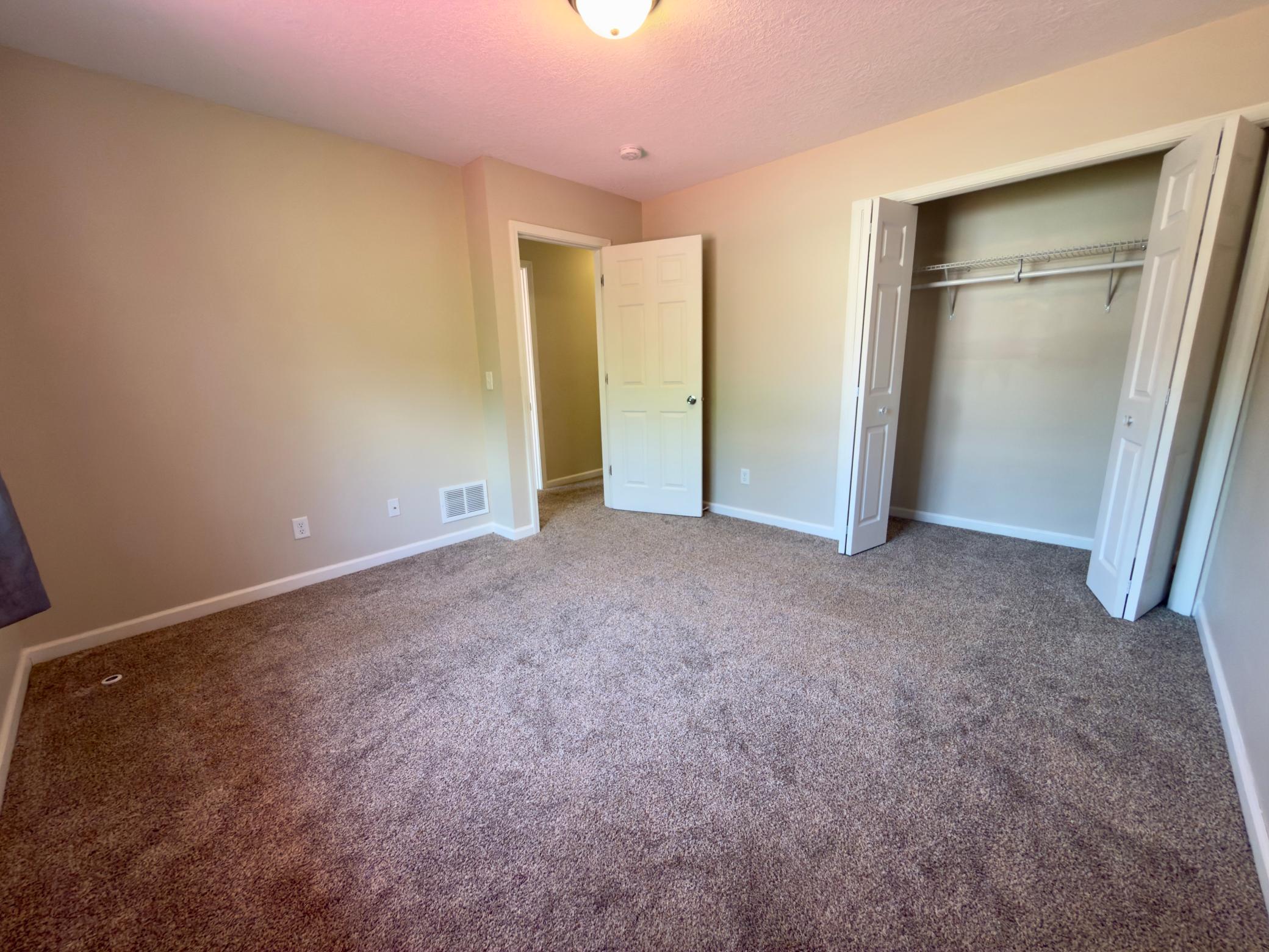 243 Winifred Street E Property Photo 16