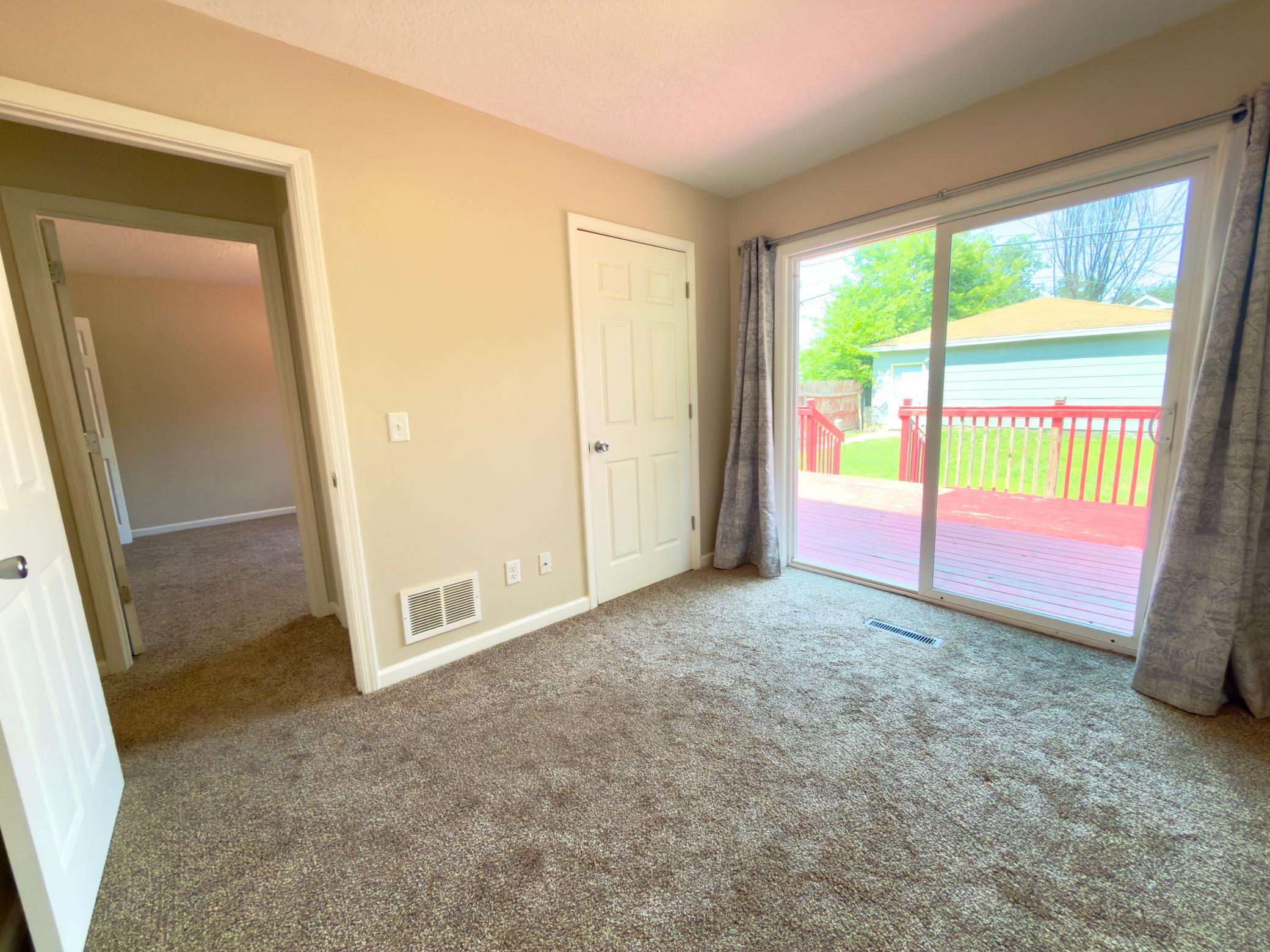 243 Winifred Street E Property Photo 17